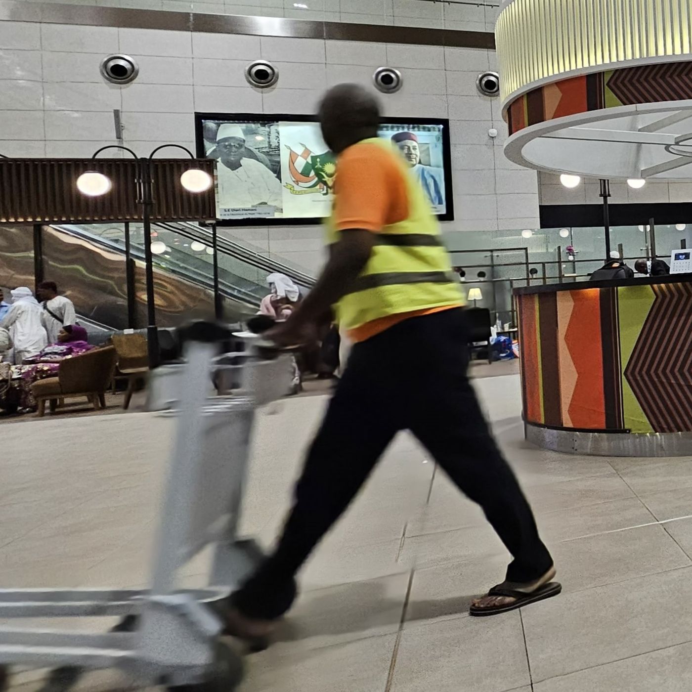 Niamey : le bilan officiel après l’attaque de l’aéroport Diori Hamani (La semaine sur Kalangou) episode artwork