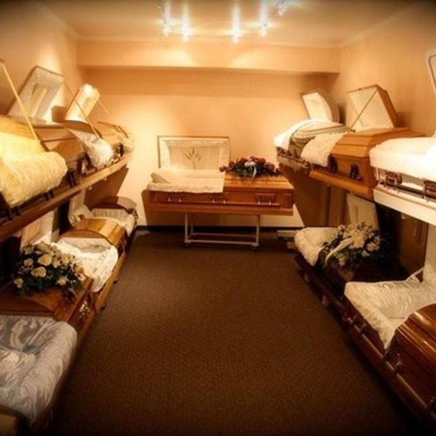 Casket Roblin\'s tracks