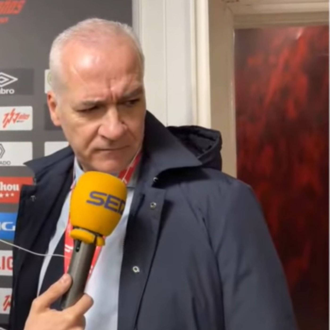 Entrevista | El entrenador y el presidente del Levante, "frustrados" en 'El Larguero' tras la mano de Pathé Ciss episode artwork