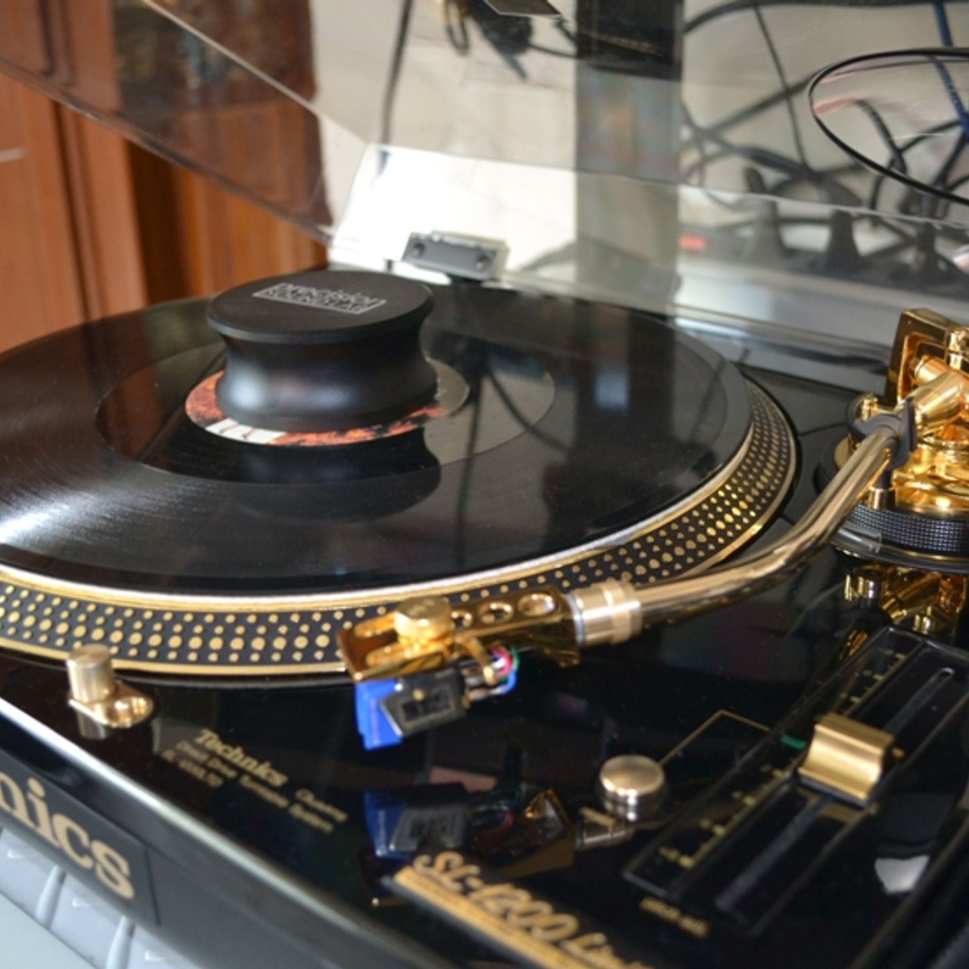 TURNTABLE