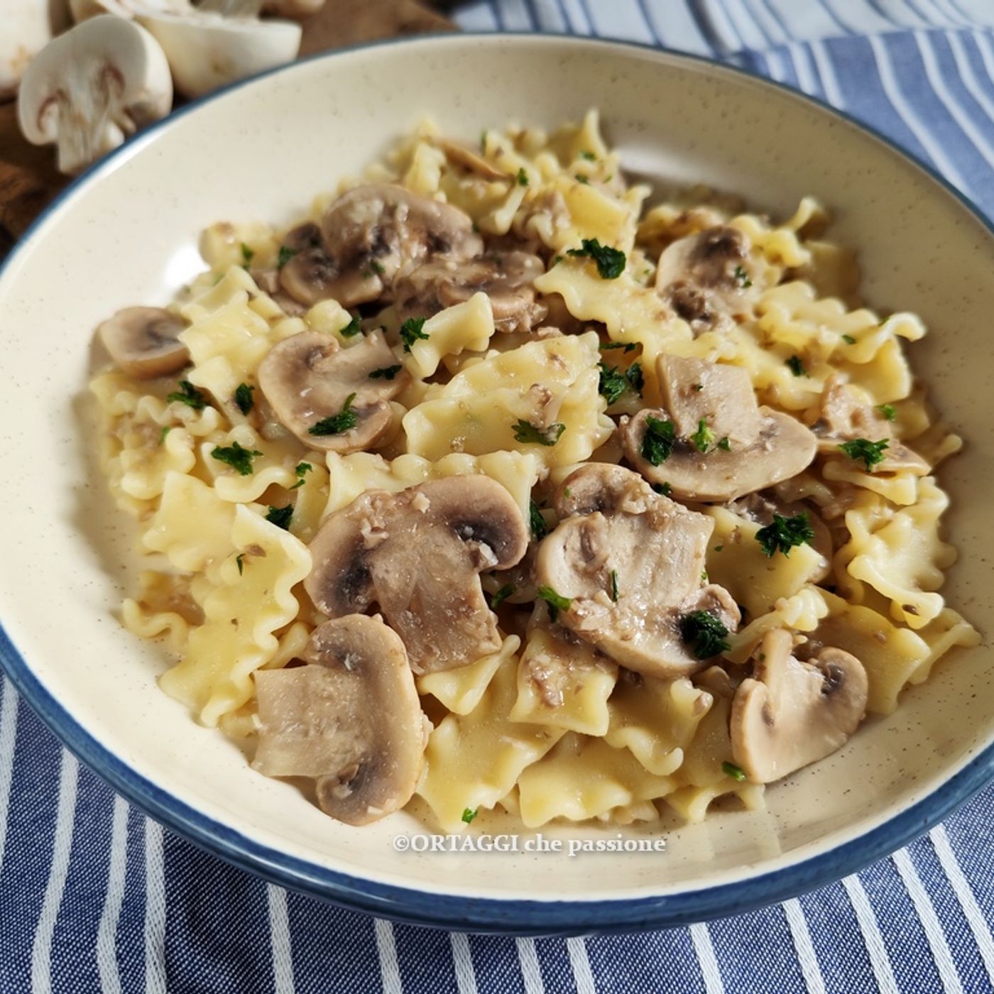 Pasta con funghi champignon senza panna ma cremosa episode artwork