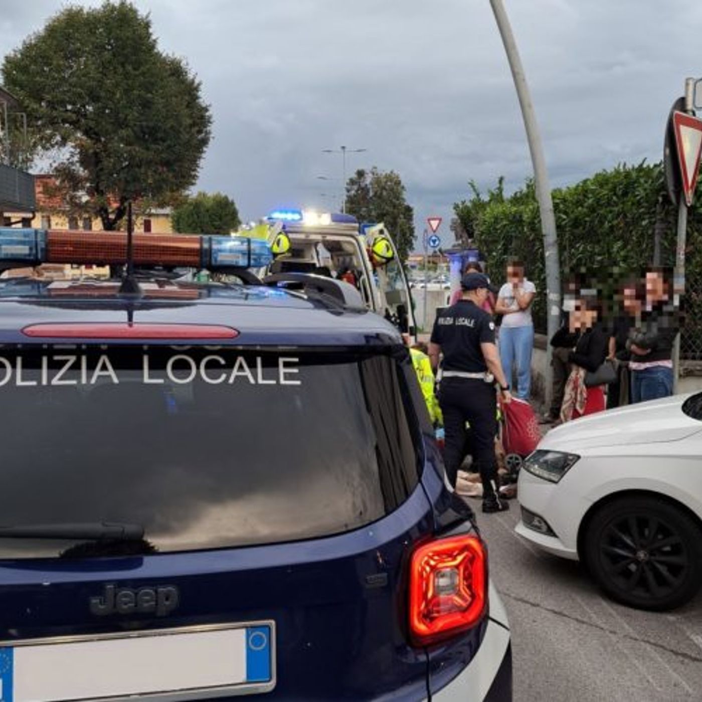 95enne a piedi investita da un’auto: portata in ospedale in codice giallo