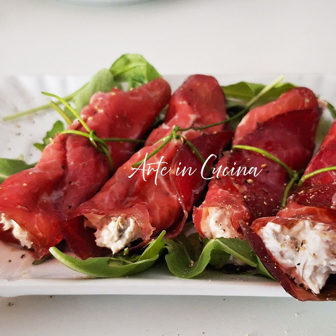 Rotolini di bresaola tonnati: sfiziosi involtini pronti in 5 minuti! episode artwork