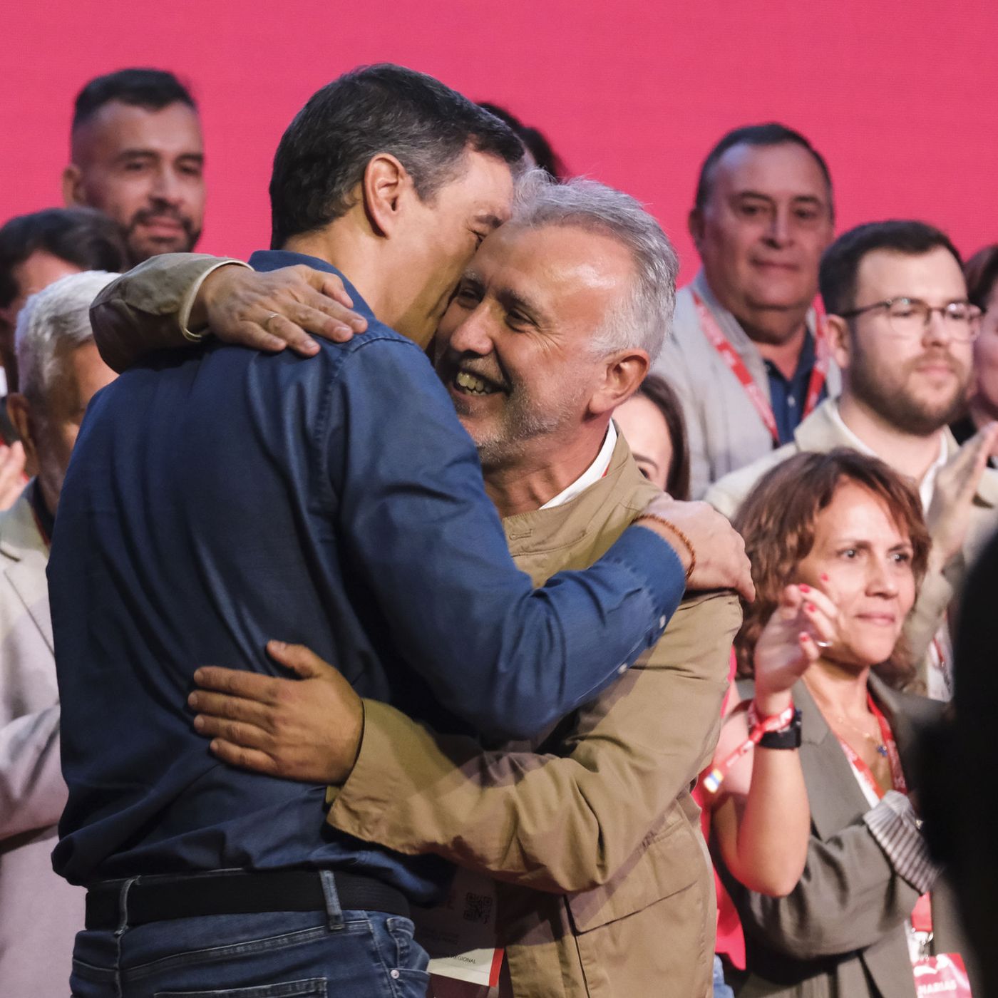 La República de los Tonnntos: Ángel Víctor Torres postula a Sánchez para el Nobel de la Paz