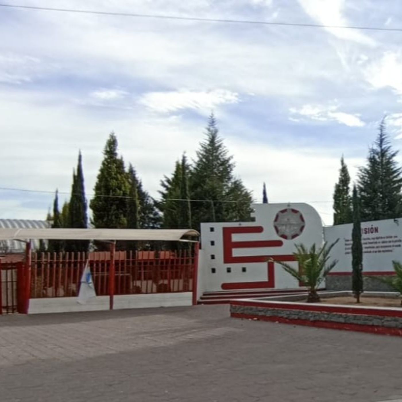🚨 ALUMNO DE SECUNDARIA EN TZOMPANTEPEC RESULTA HERIDO DE BALA || AUTORIDADES DICEN QUE “FUE ACCIDENTAL” 💥
