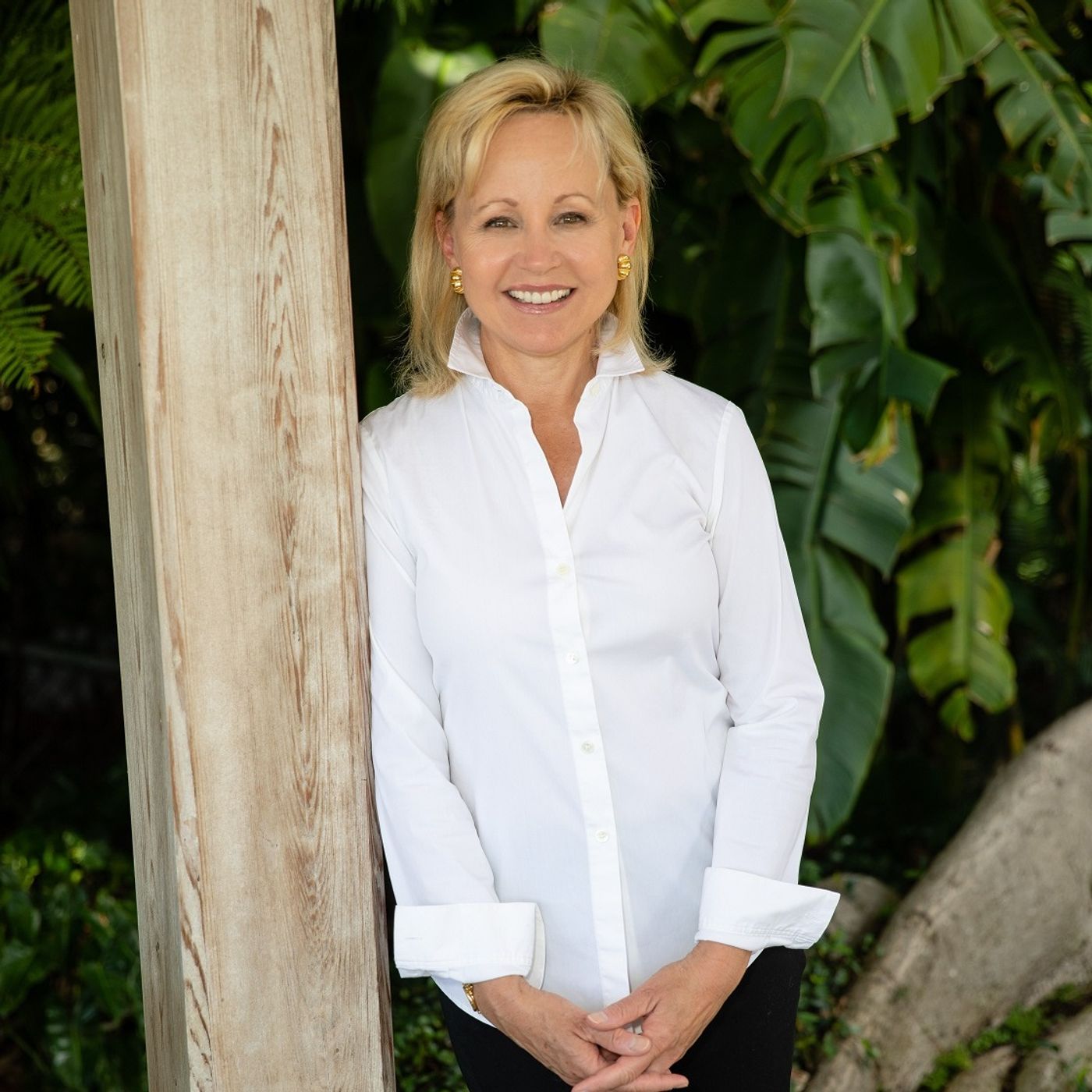 Author Deborah Goodrich Royce discusses #ReefRoad on #ConversationsLIVE ~ @royce_deborah #bookchat #newrelease episode artwork