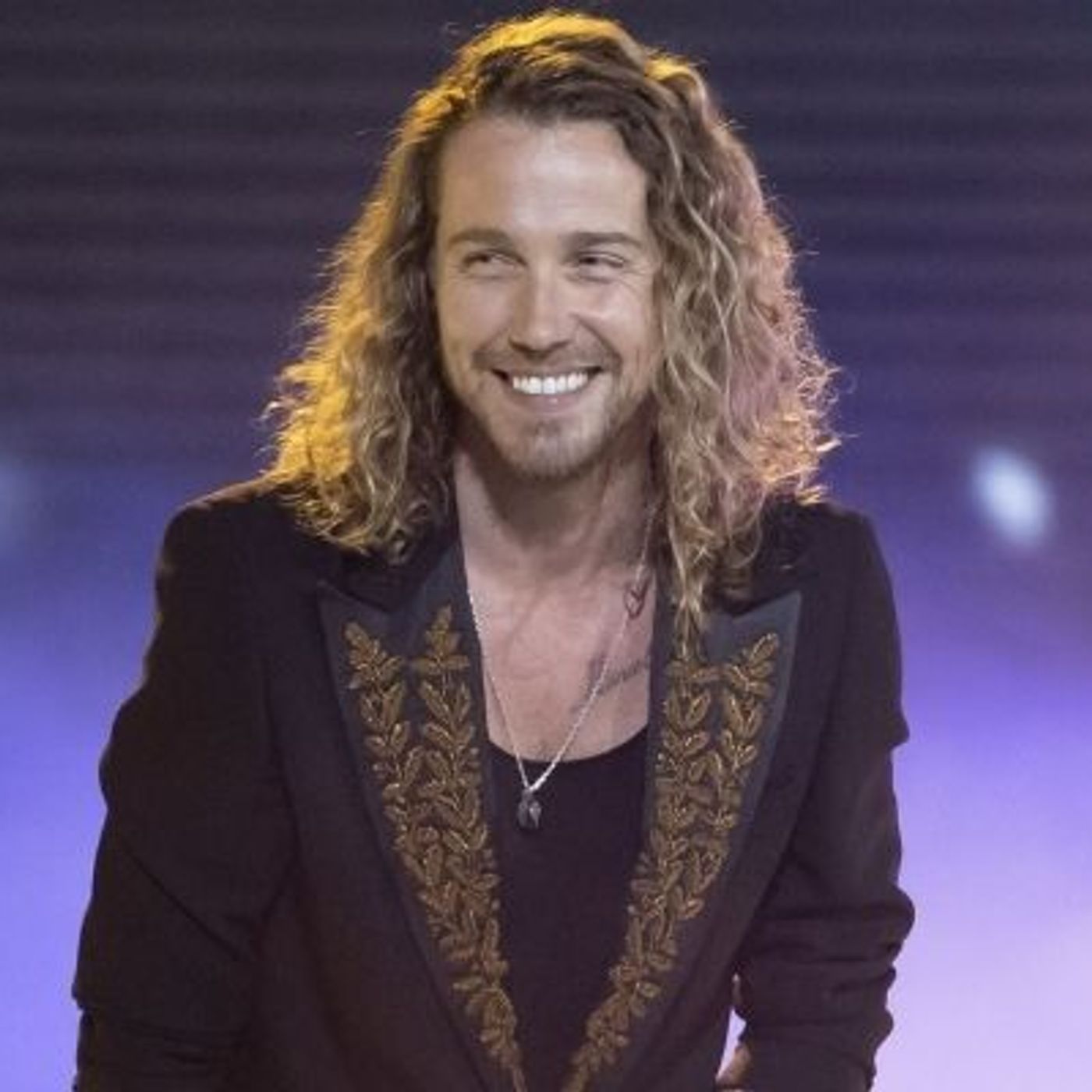 Julien Doré présente un titre inédit avec Eddy de Pretto