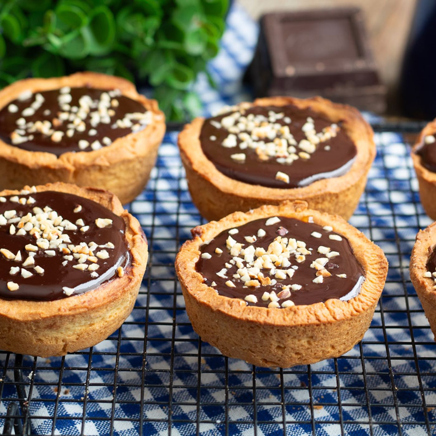 Crostatine al cioccolato e marmellata episode artwork