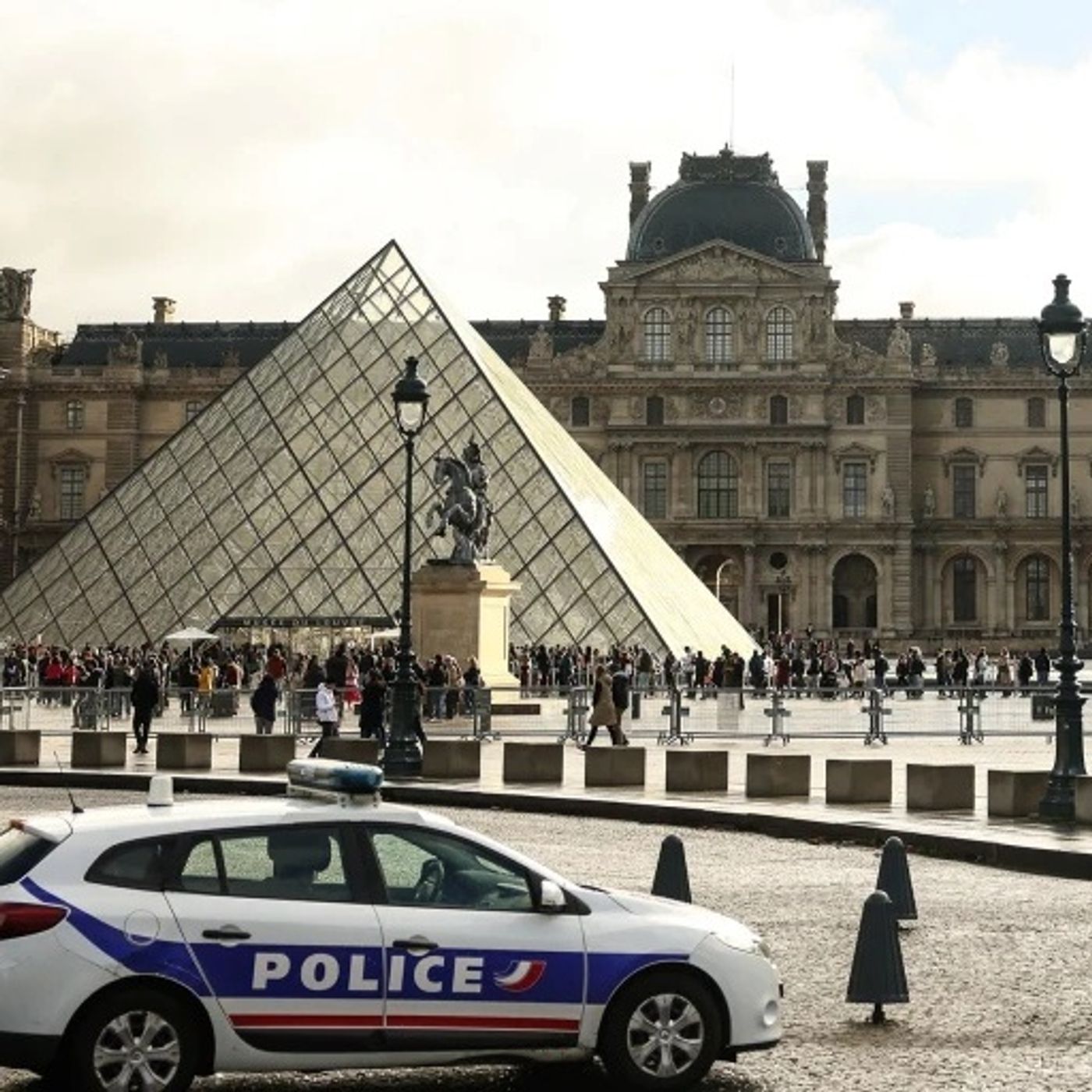 Five new suspects arrested over Louvre heist  but still no sign of looted jewels