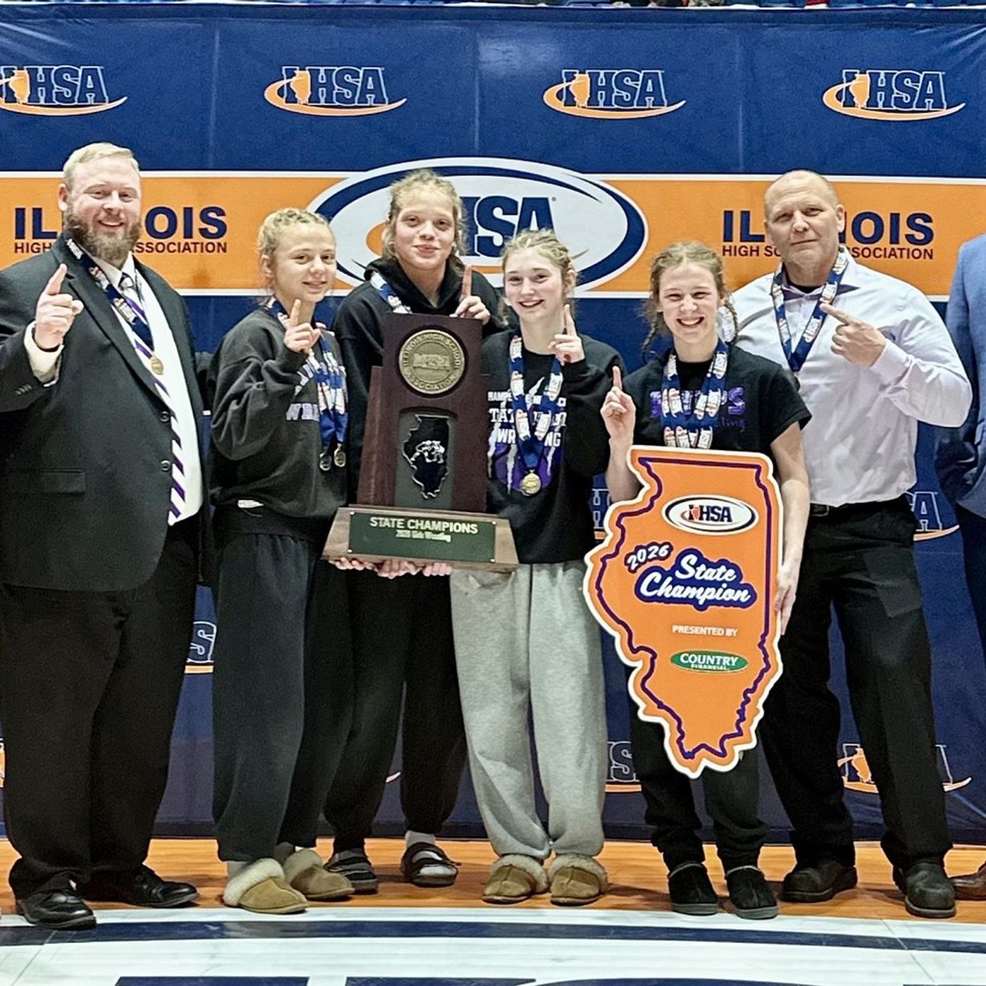 Hampshire wins team title, Huntley’s Janiah Slaughter takes 1st at IHSA state girls wrestling finals episode artwork