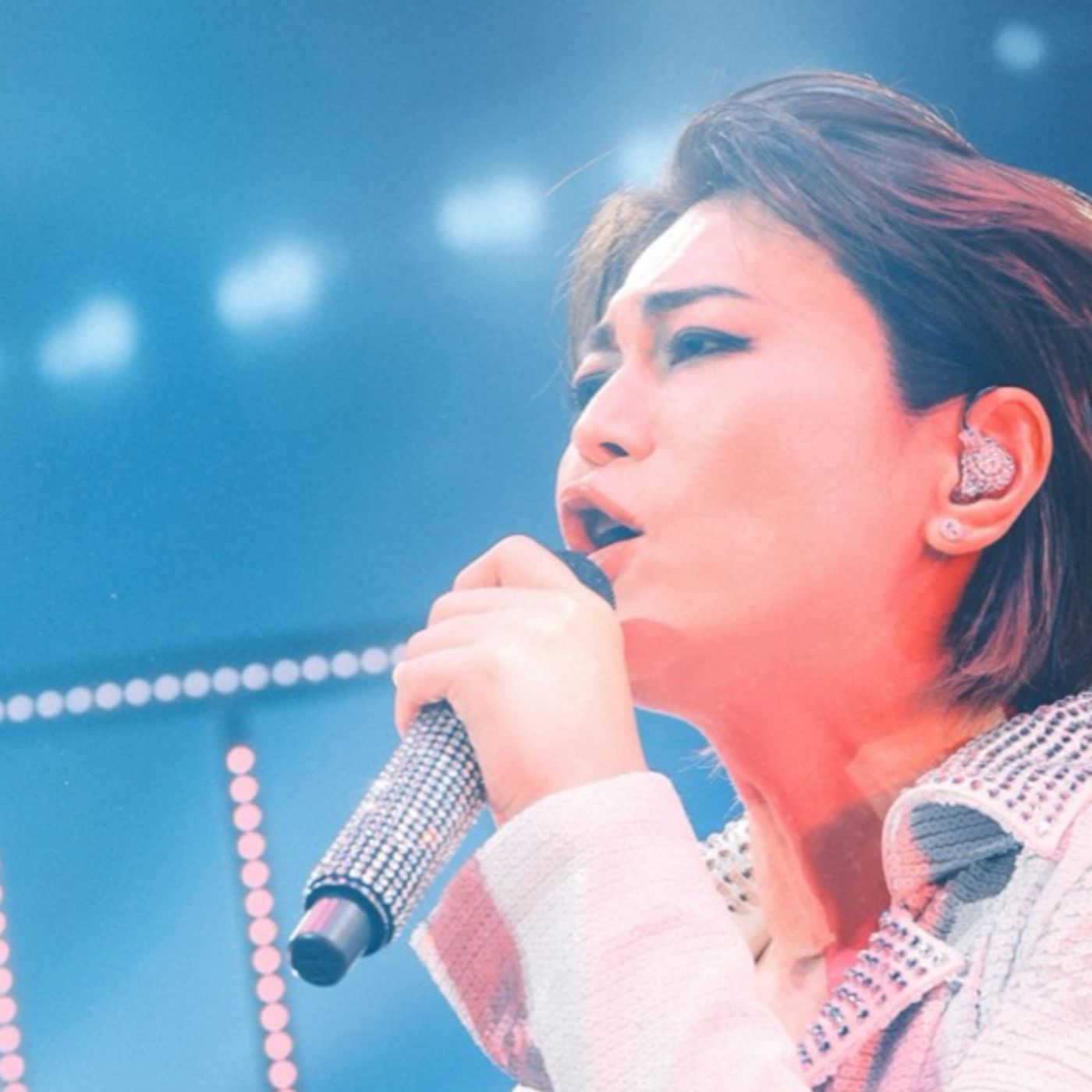 【ライブレポート】氷川きよし＋KIINA.、約5年ぶりに魅せたポップス・ライヴ｢生命ある限り、歌い続けます」 episode artwork