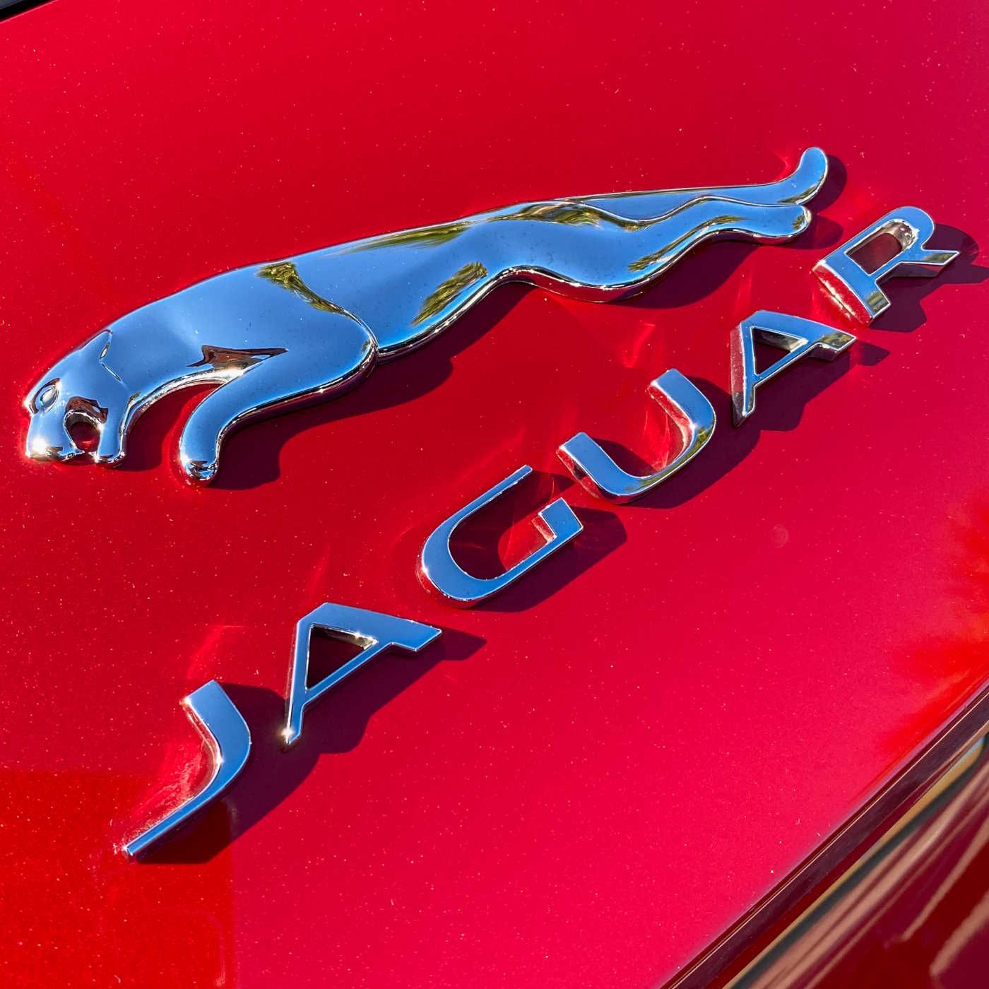 Jaguar, el coche de lujo británico que se enfrenta a la nostalgia