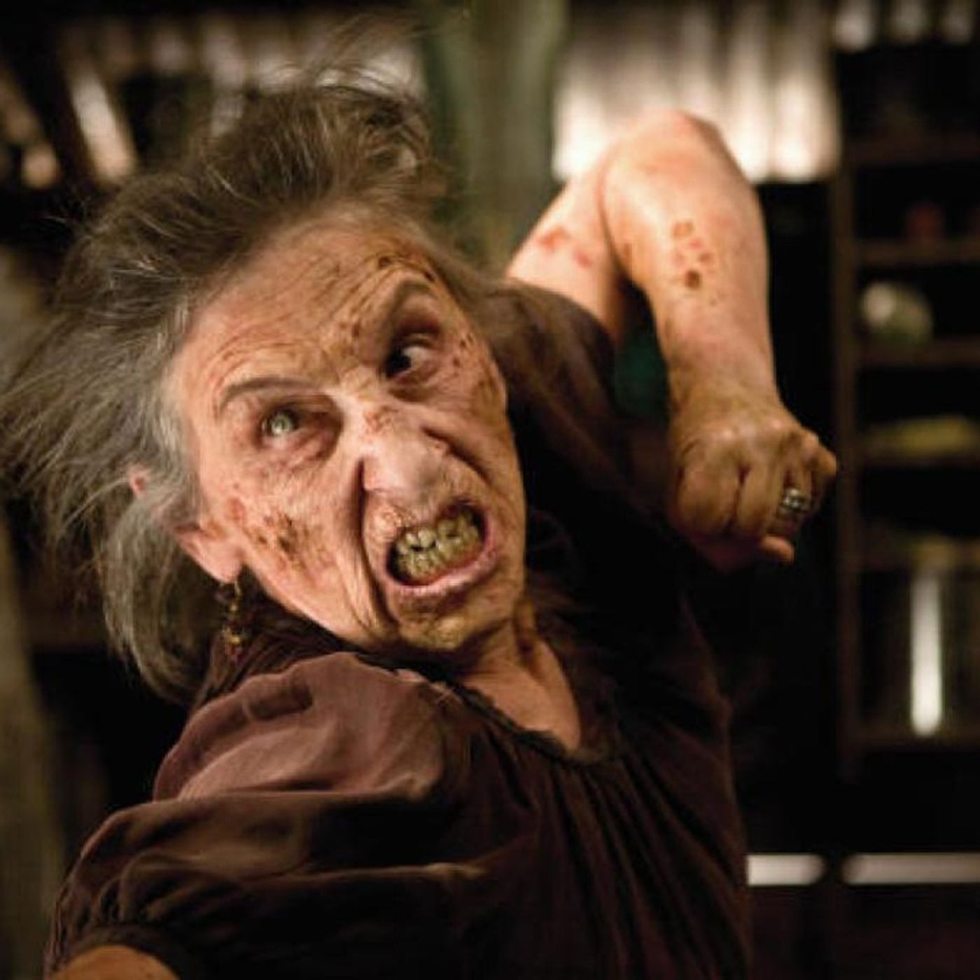 Una BRUJA Quiere Hacerme Brujería: Venganza - Historias De Terror - Voces De La Noche