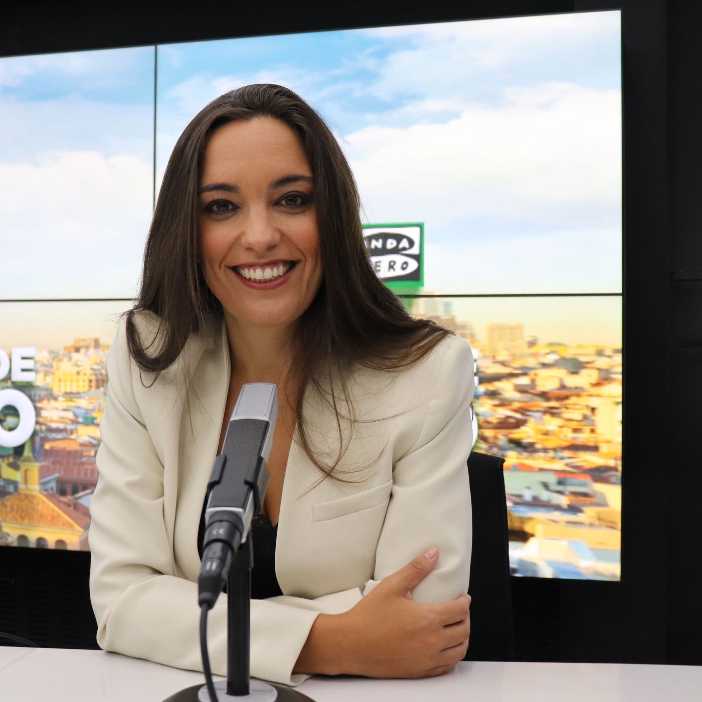 Marta García Aller: ”Es evidente que la democracia no depende de lo que decida este lunes el presidente”