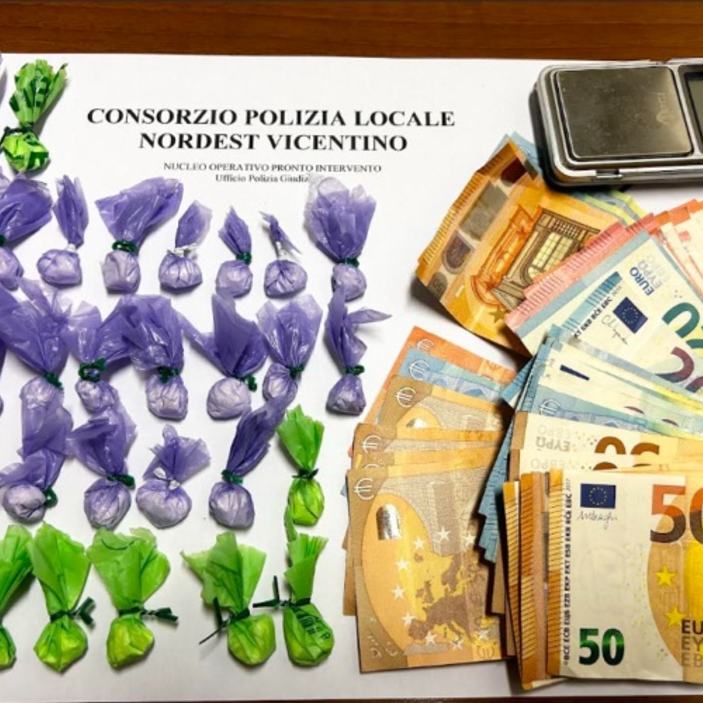 Contrasto a spaccio e consumo di droghe: il bilancio semestrale della Polizia Locale episode artwork
