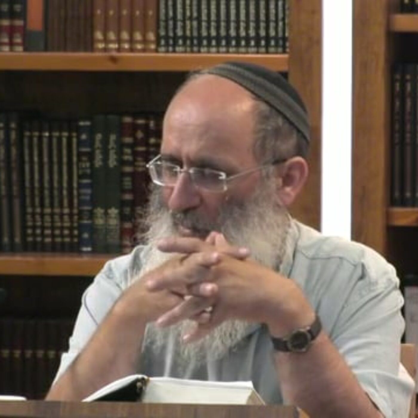 ההבדל בין צחוקו של יצחק לצחוקו של ישמעאל | הרב אורי עמוס שרקי episode artwork