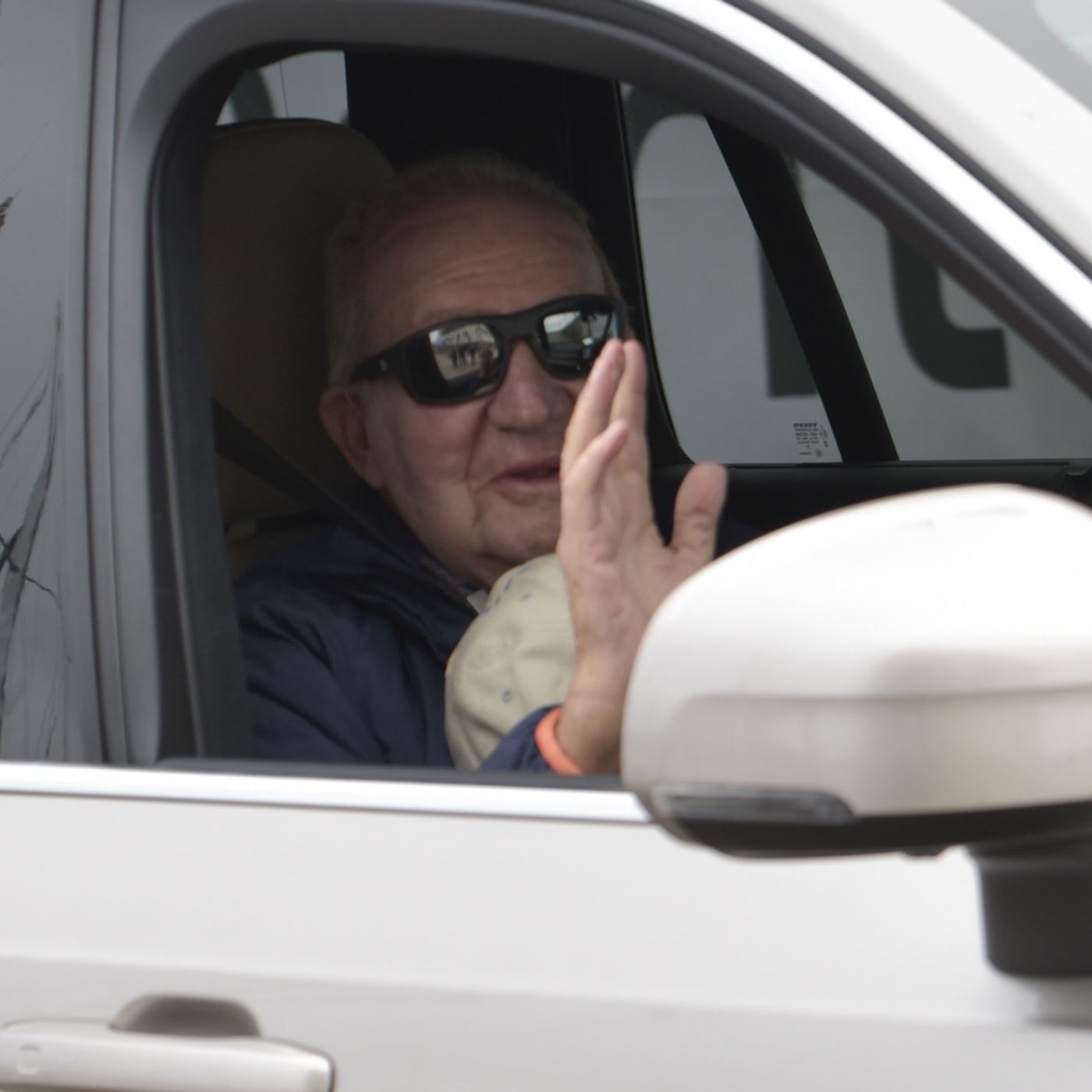 Crónica Rosa: Juan Carlos I se defiende de las críticas por su ausencia al funeral de Irene de Grecia