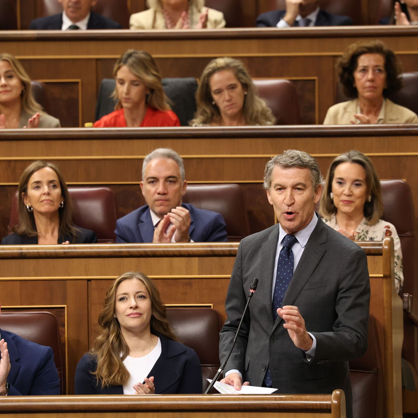 Tertulia de Federico: Feijóo a Sánchez, "en su ministerio de Transportes corren los billetes como en los prostíbulos"