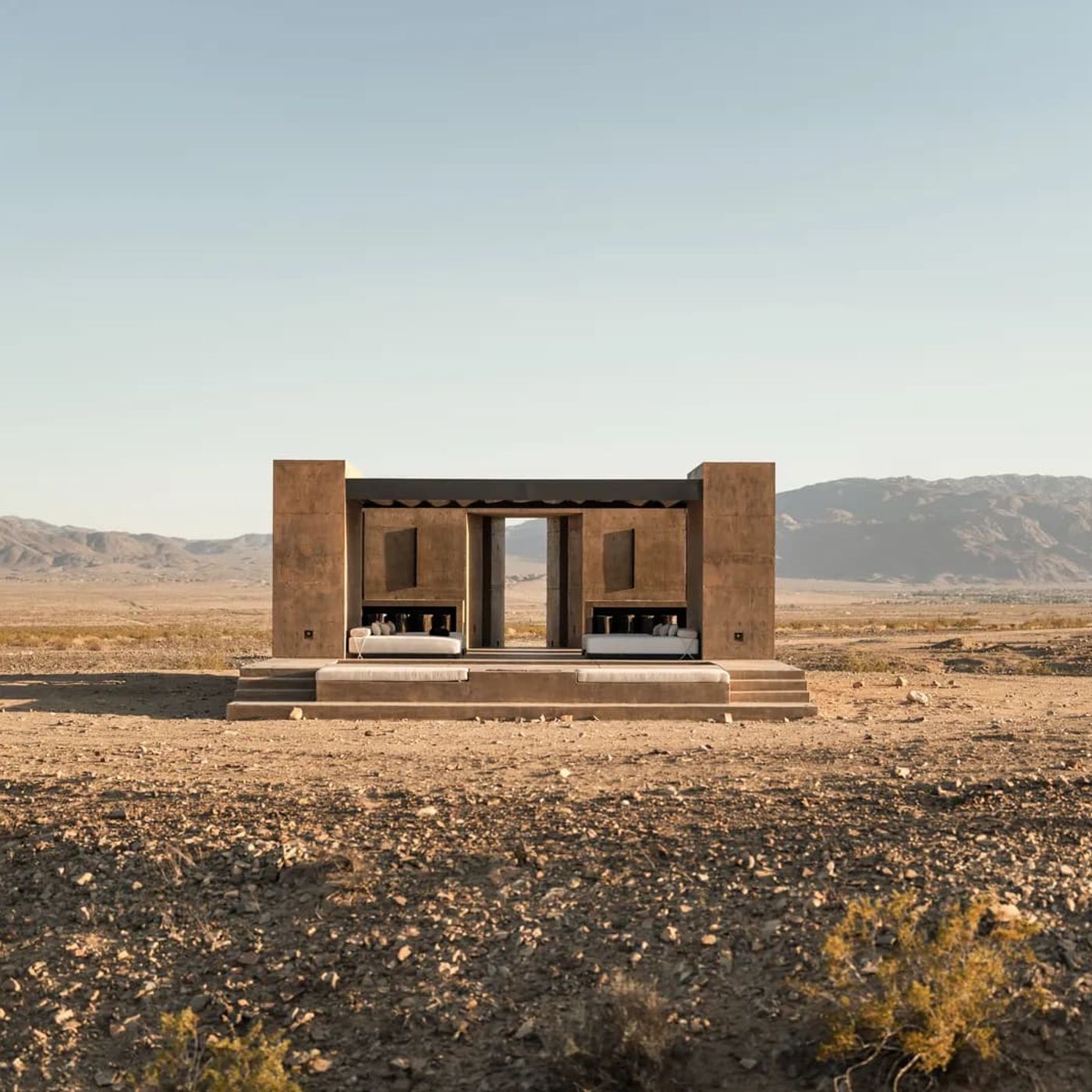 Folly Mojave il rifugio off-grid nel deserto californiano che ridefinisce il lusso sostenibile episode artwork