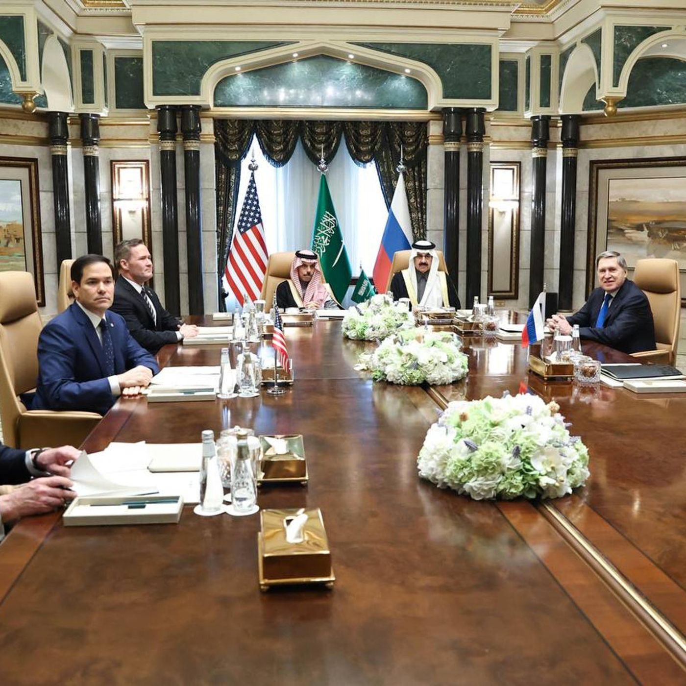 Tertulia de Federico: Riad base de operaciones de Trump para su paz "duradera"