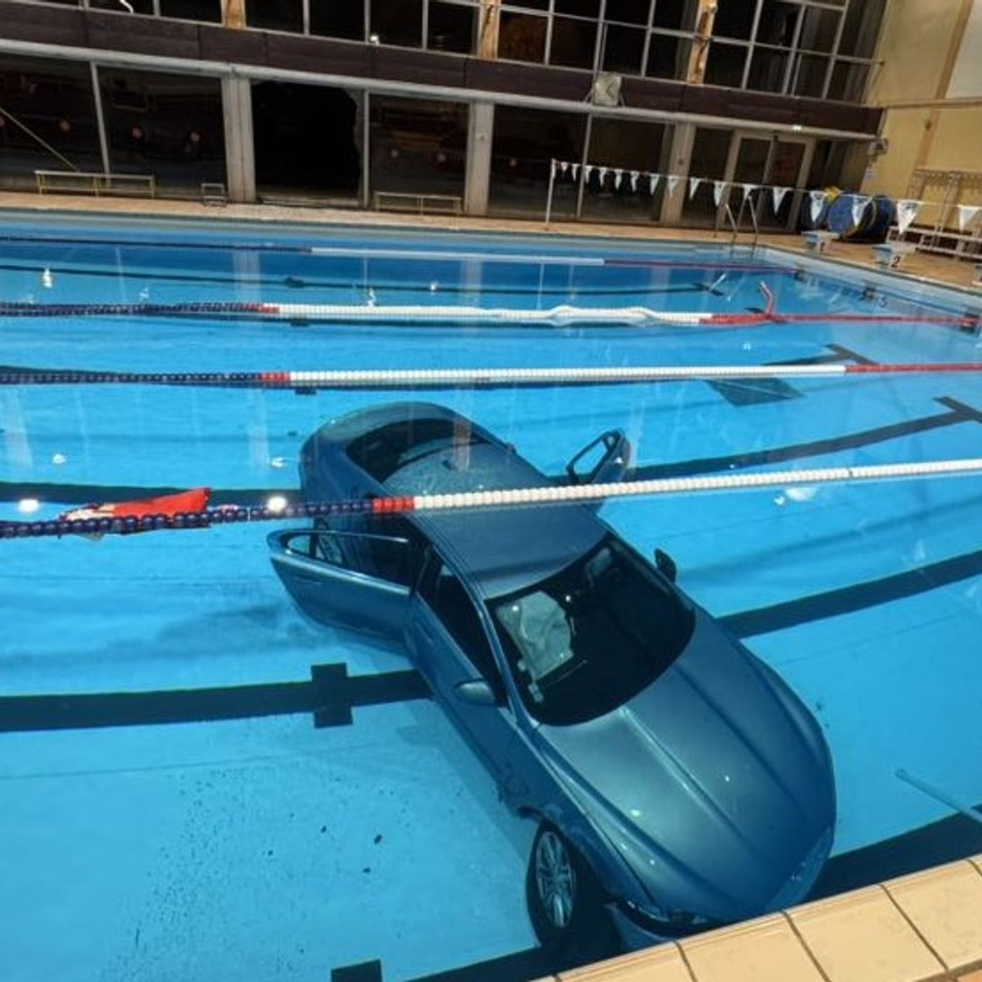 Nizza24 week-end: Auto Finisce nella Piscina a La Ciotat - Nuova Vita per la Gare du Sud - Riaparte il Train des Merveilles - Météo