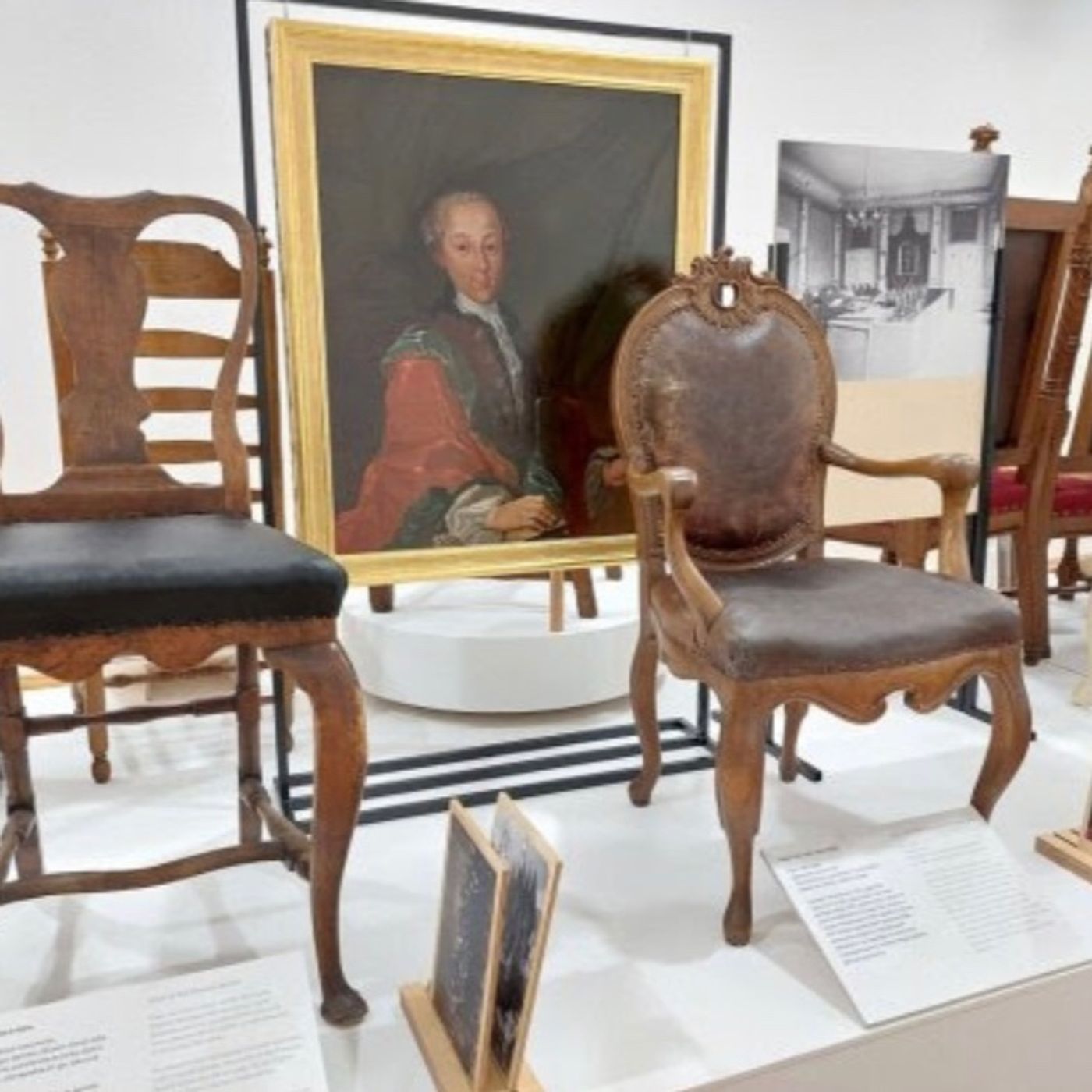 Una mostra sulla cultura delle sedie dal medioevo a oggi al museo della Storia di Riga episode artwork