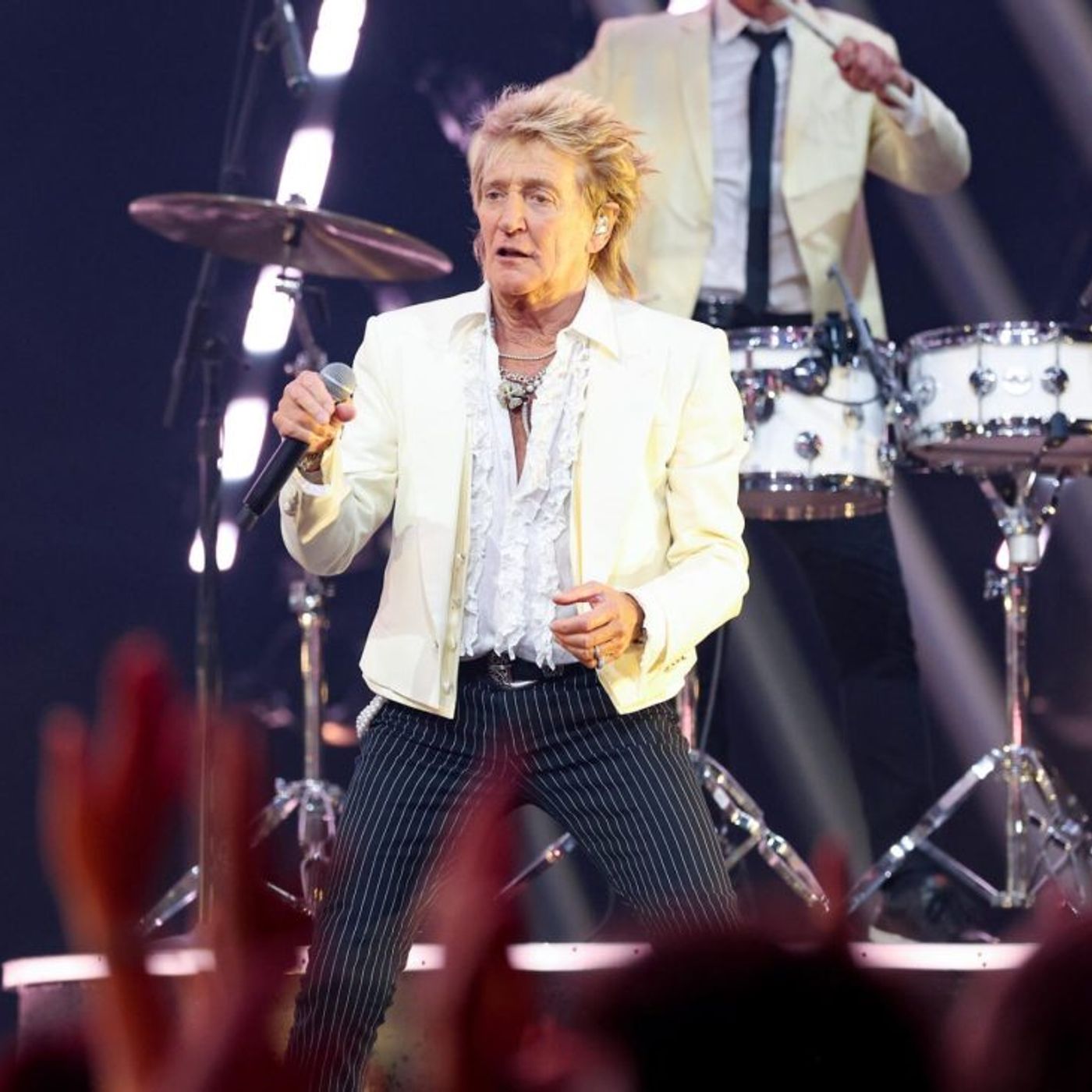 Rod Stewart Cancels More Concerts After Heart Stent Procedure: ‘Sorry to Let My Fans Down’ episode artwork