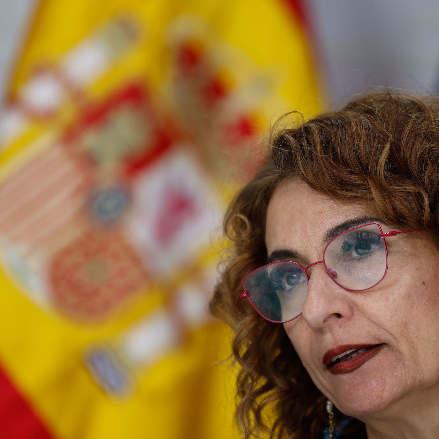 Prensa económica: Saltan las alarmas en S&P por la quita de deuda de Sánchez y el Gobierno pide "tranquilidad"