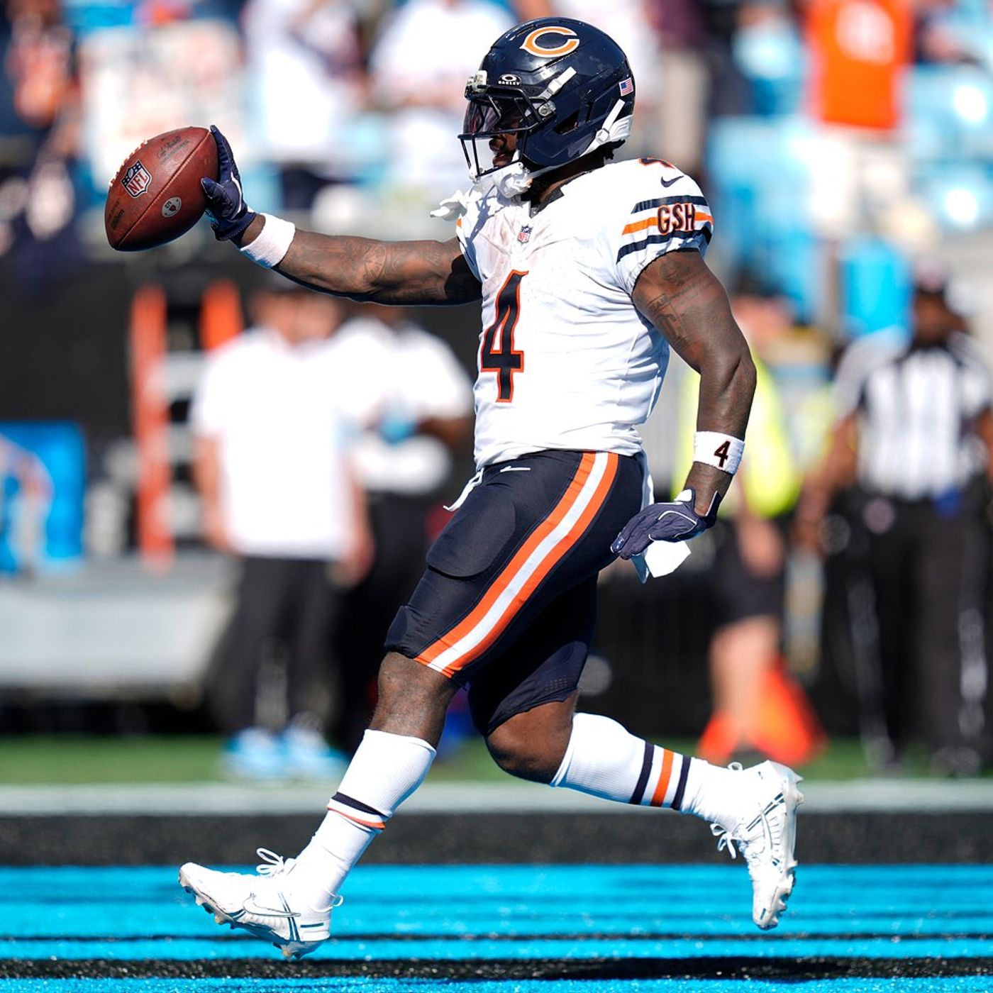 Chicago Bears unleash explosive offense in season-opening win over Panthers