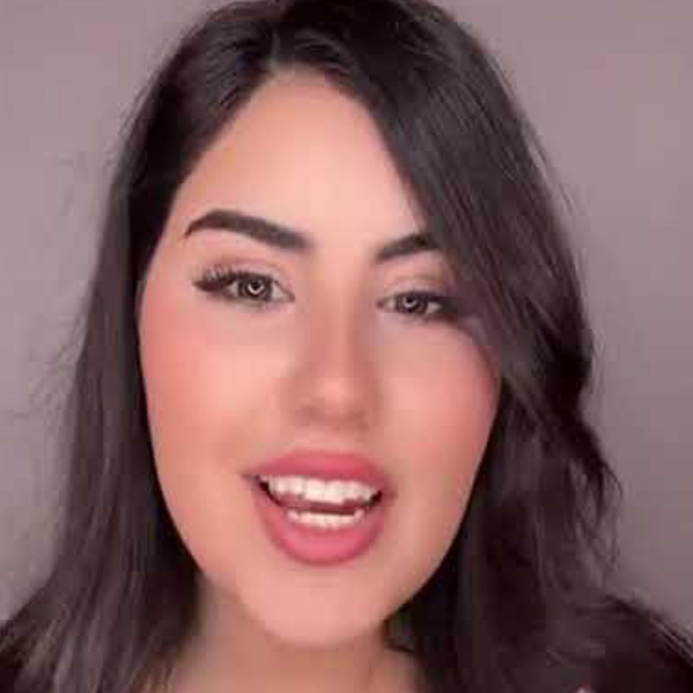 🔥❤️ إيناس تكشف في اللايف عن شخص غالي على قلبها وتثير فضول المتابعين �