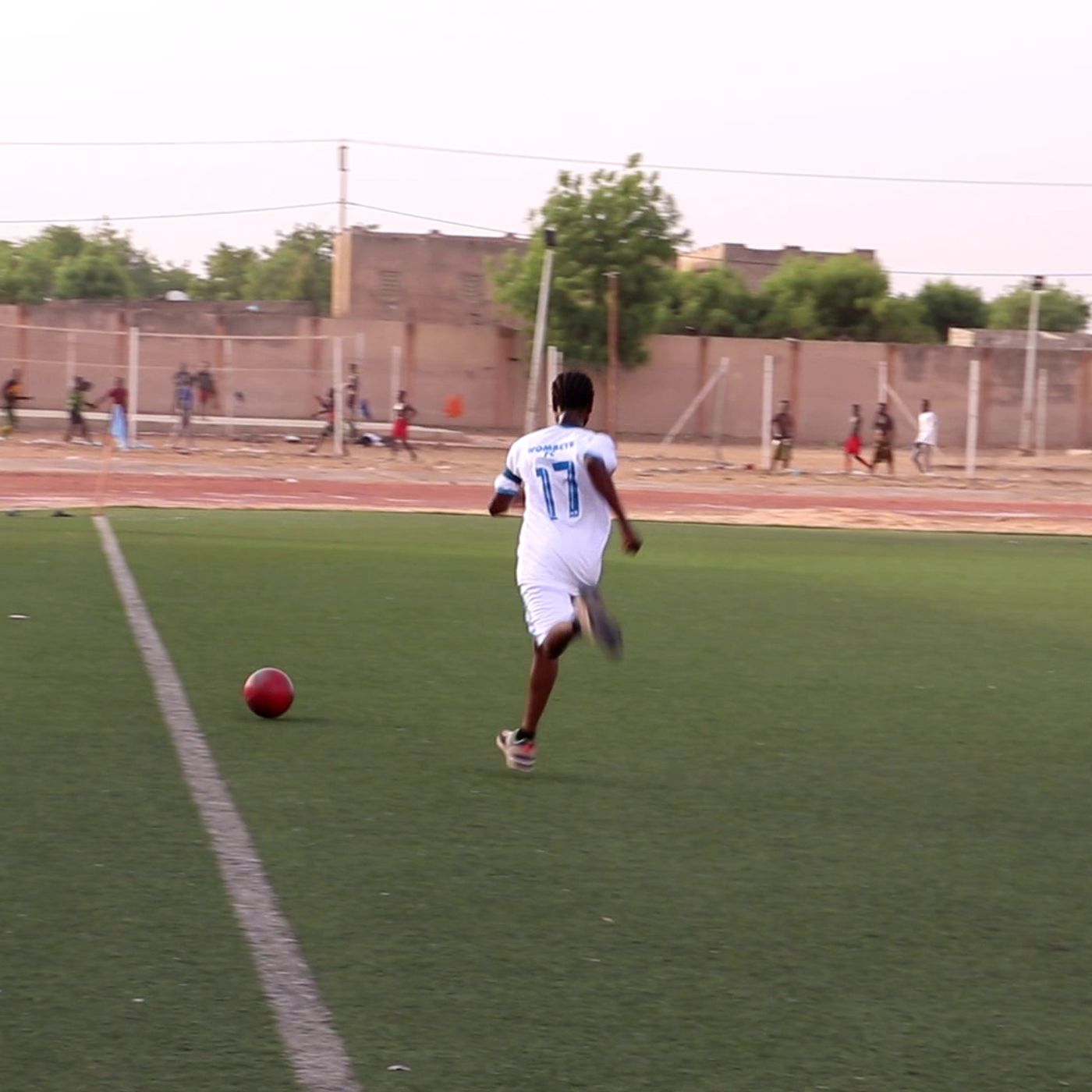 La Fédération nigérienne de football lance le programme « Football à l’école » episode artwork