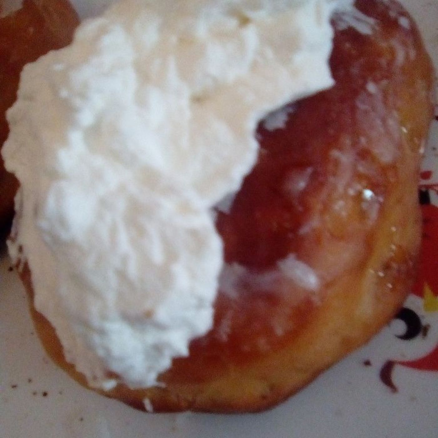 radio H2E -Ricetta Jahed: maritozzo con panna episode artwork