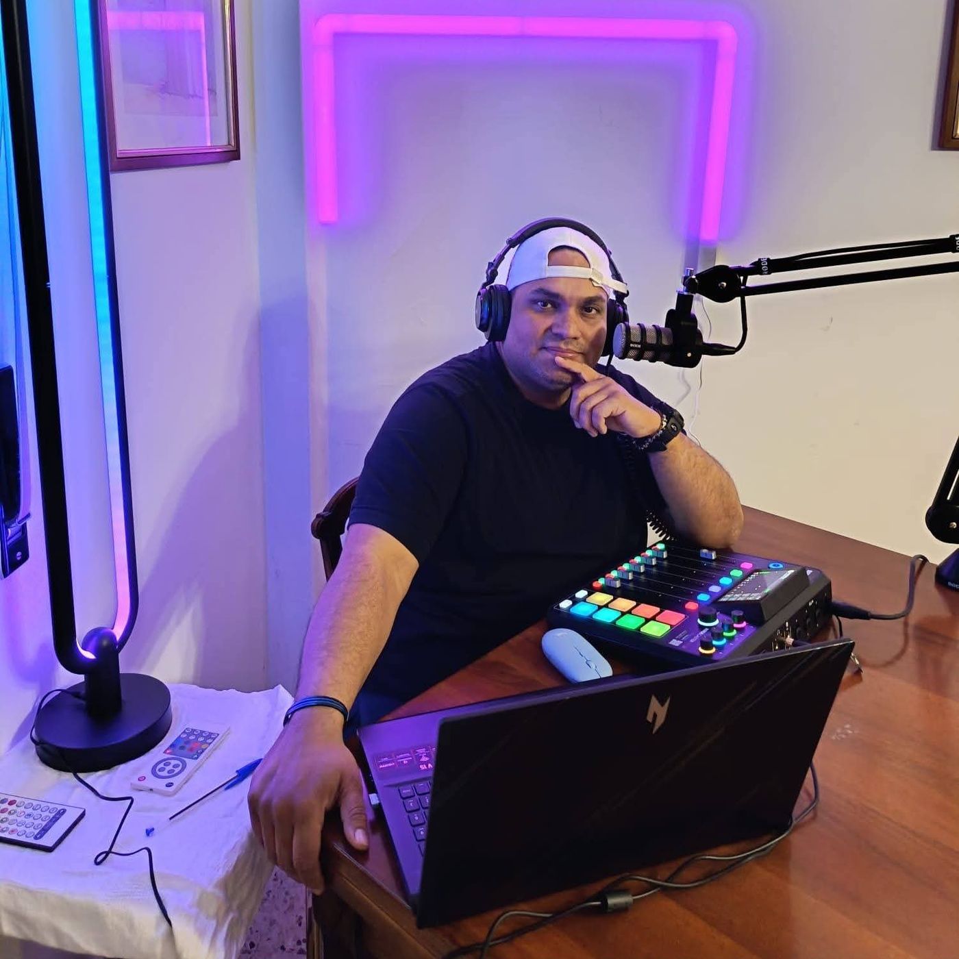 Episodio piloto podcast artwork