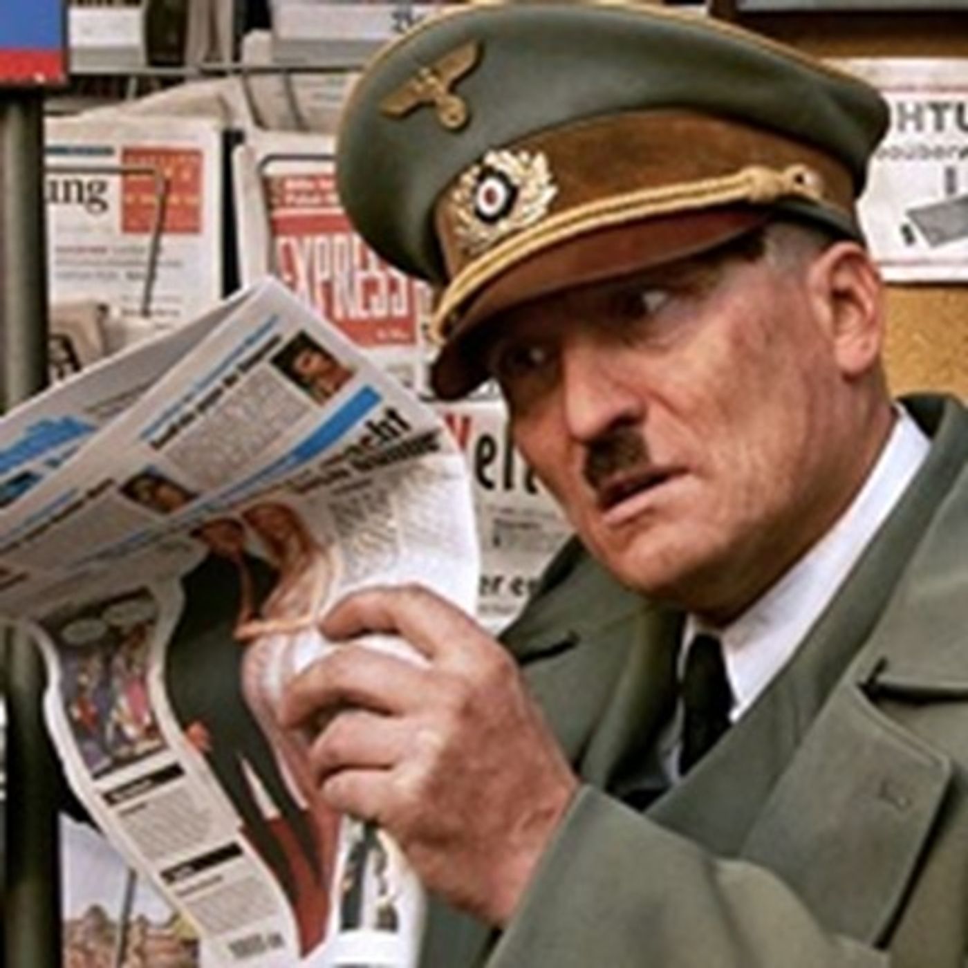 Lui è tornato: il film che ipotizza il ritorno di Hitler episode artwork