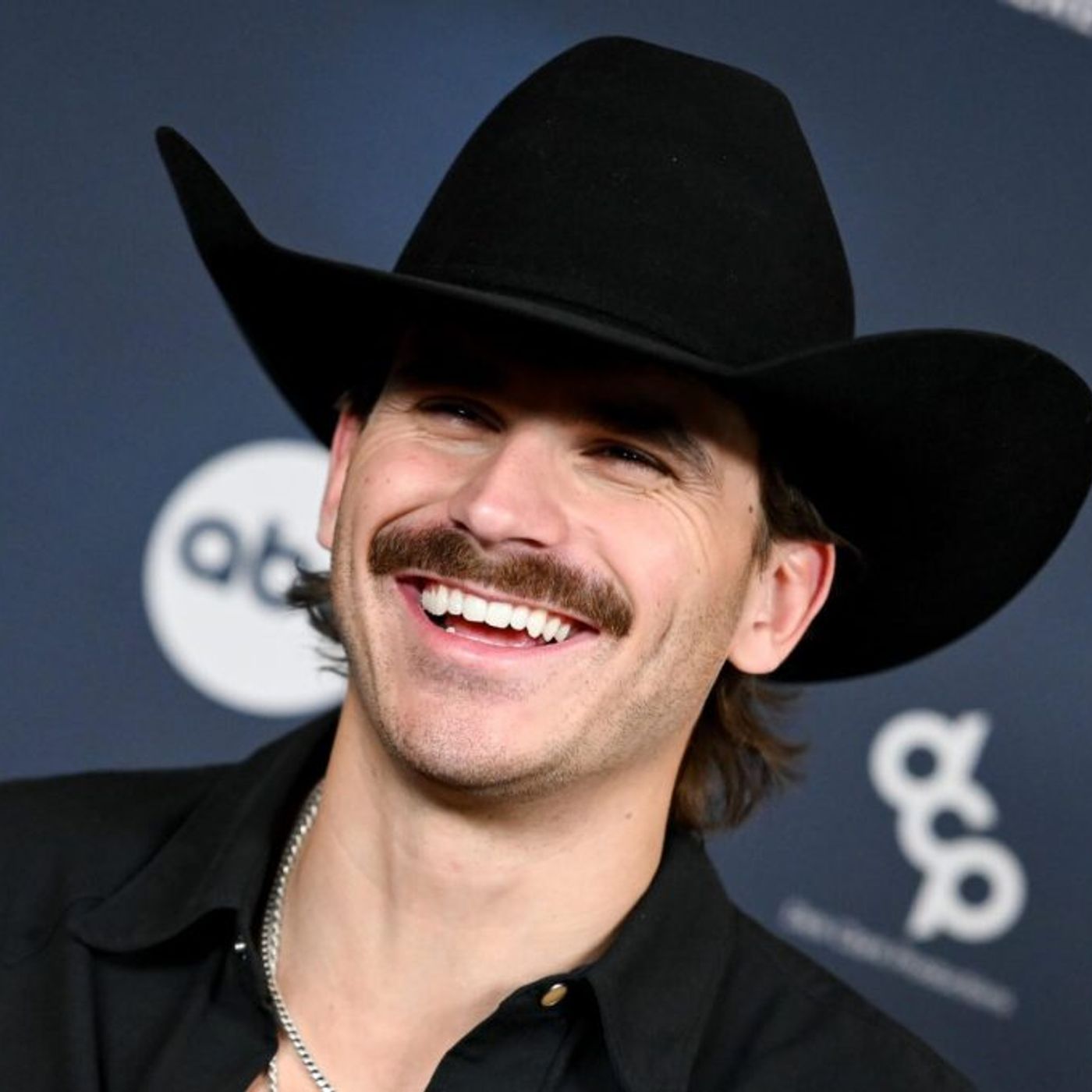 Tucker Wetmore Signs With Sandbox Entertainment for Management