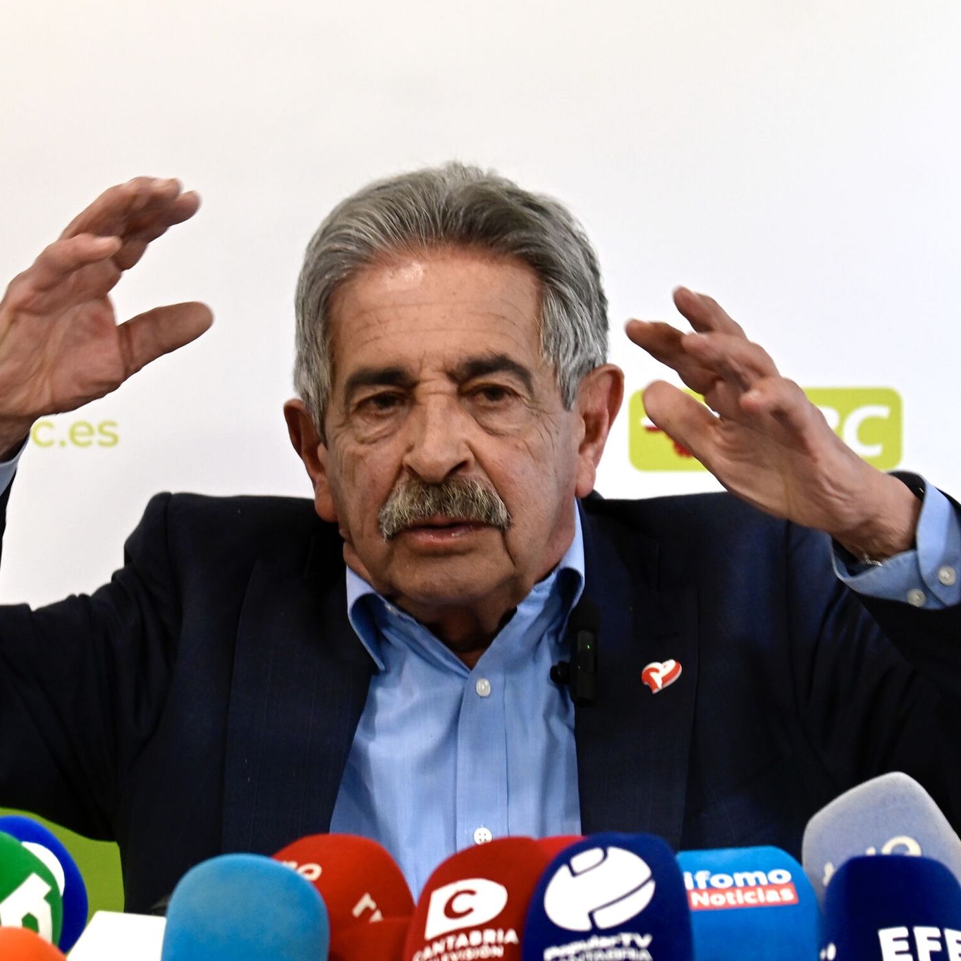 Crónica Rosa: Juan Carlos I demandará a Revilla en los juzgados tras la fallida conciliación