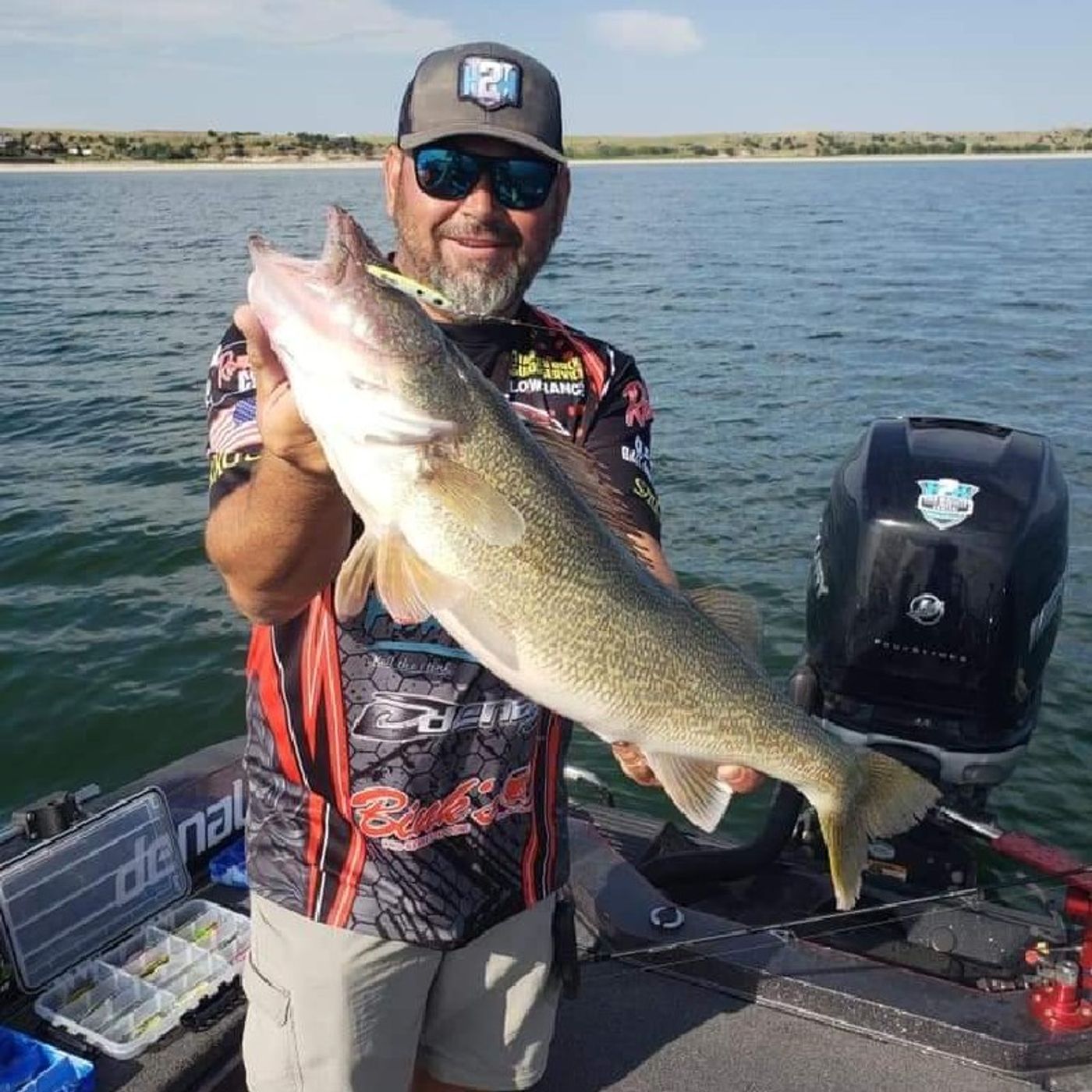 Mike Hanson of Starved Rock Guide Service talks Lake Erie tactics and discuss fall Illinois river sauger and walleye fishing. episode artwork