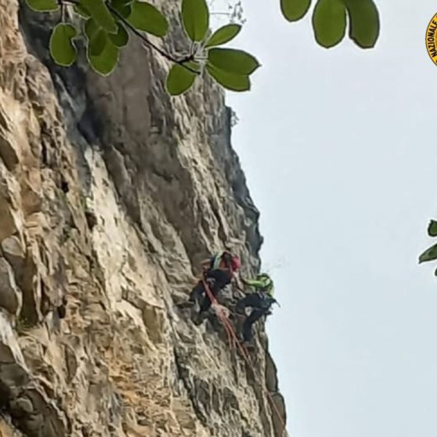 Ragazzo in difficoltà sulla Ferrata delle Anguane: il soccorso alpino lo porta in salvo episode artwork