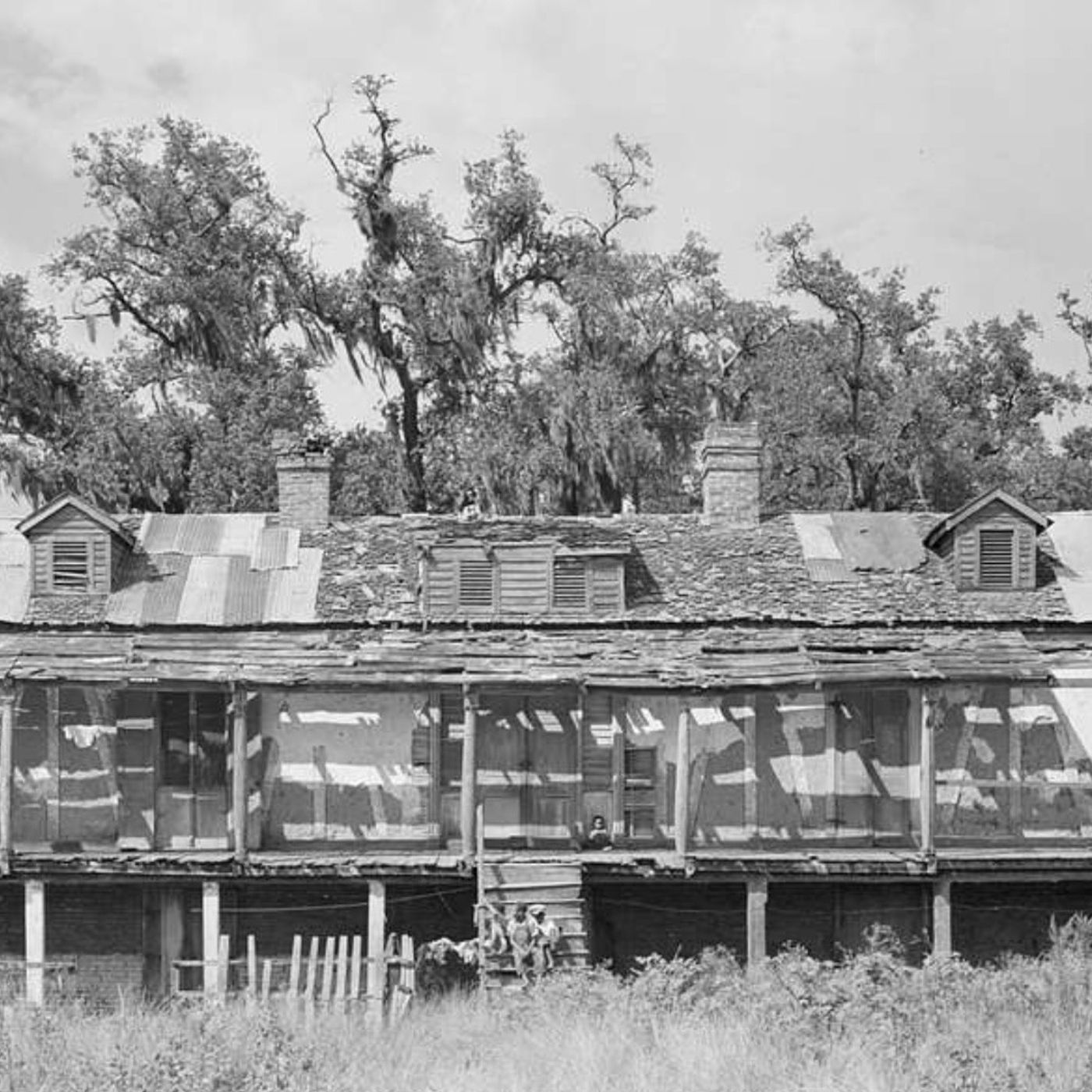 S8 Ep1086: Daniel Rood, author of In the Shadow of the Great House, argues that the modern link between race and slavery was a conscious cre