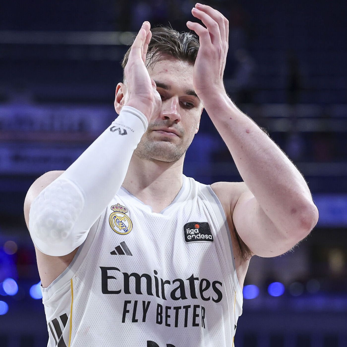 Tirando a Fallar: el caso Hezonja, un triunfador en Indonesia y LeBron se decide episode artwork