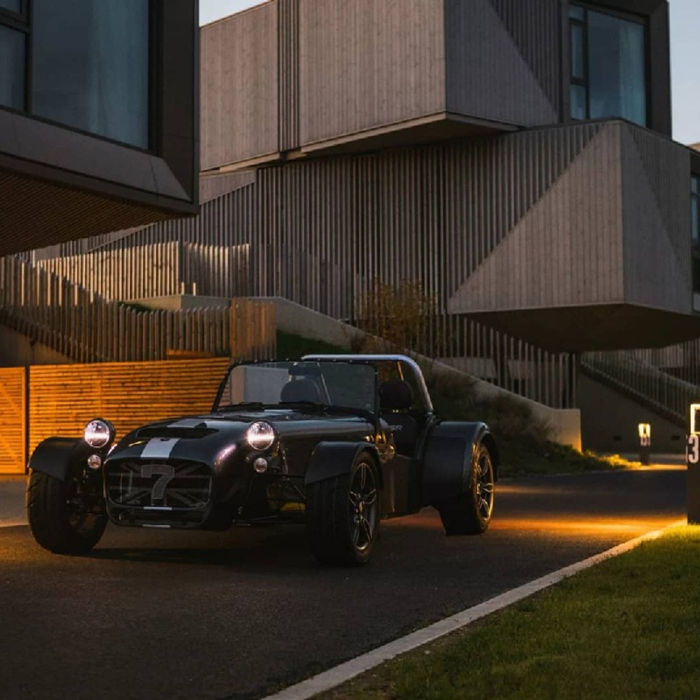 Caterham Seven CSR Twenty: Una nueva edición para el incombustible episode artwork