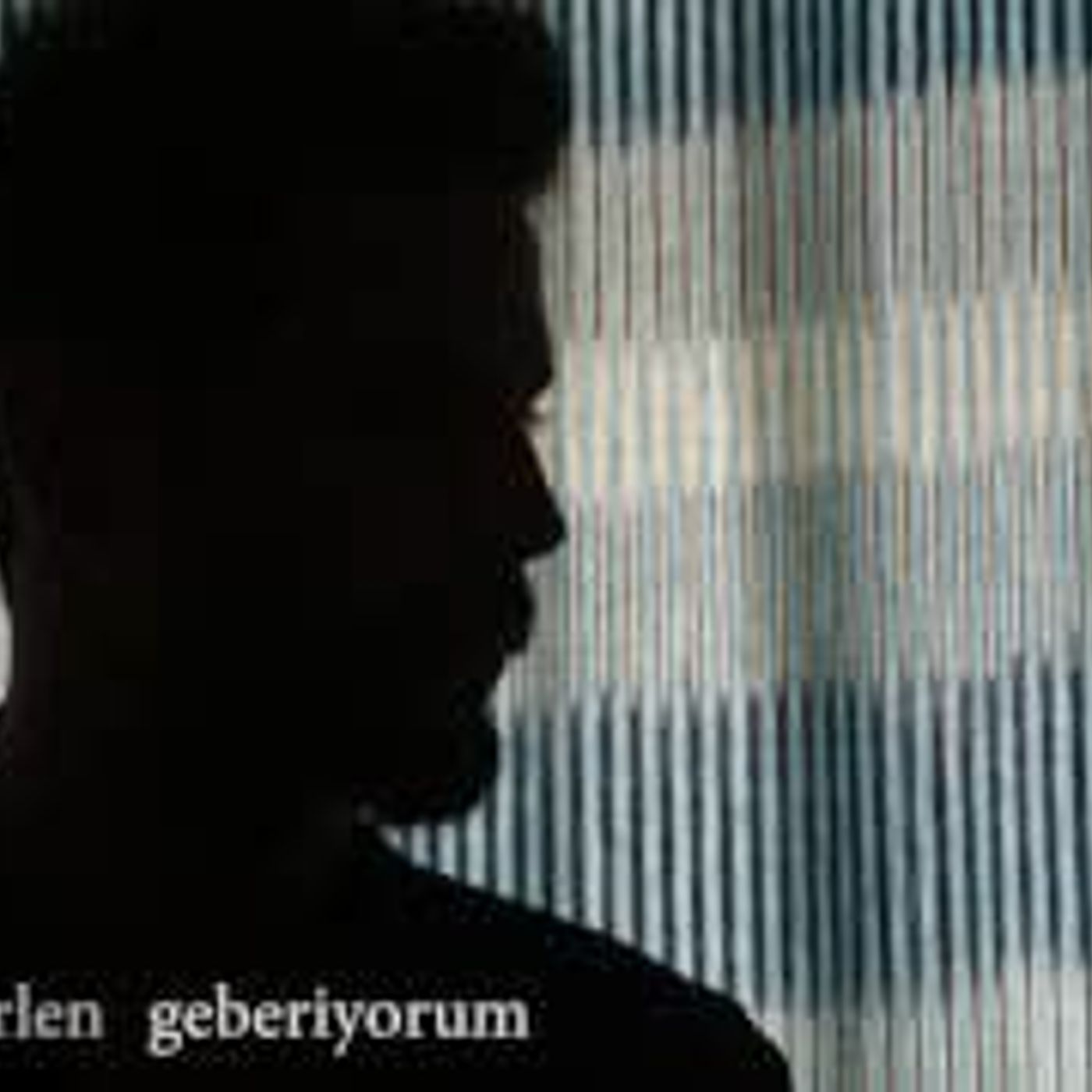 çaresiz gizledim duygularımı