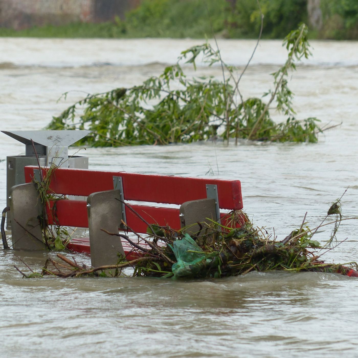 99. NOTIZIA: L'alluvione di Palermo - podcast episode cover