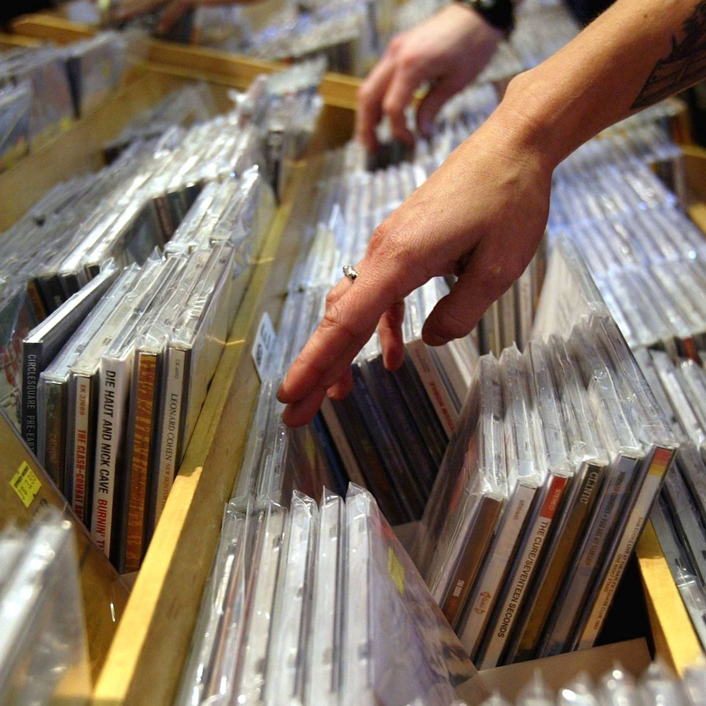 Growth in CD sales outpaces vinyl in the US for the first half of 2026