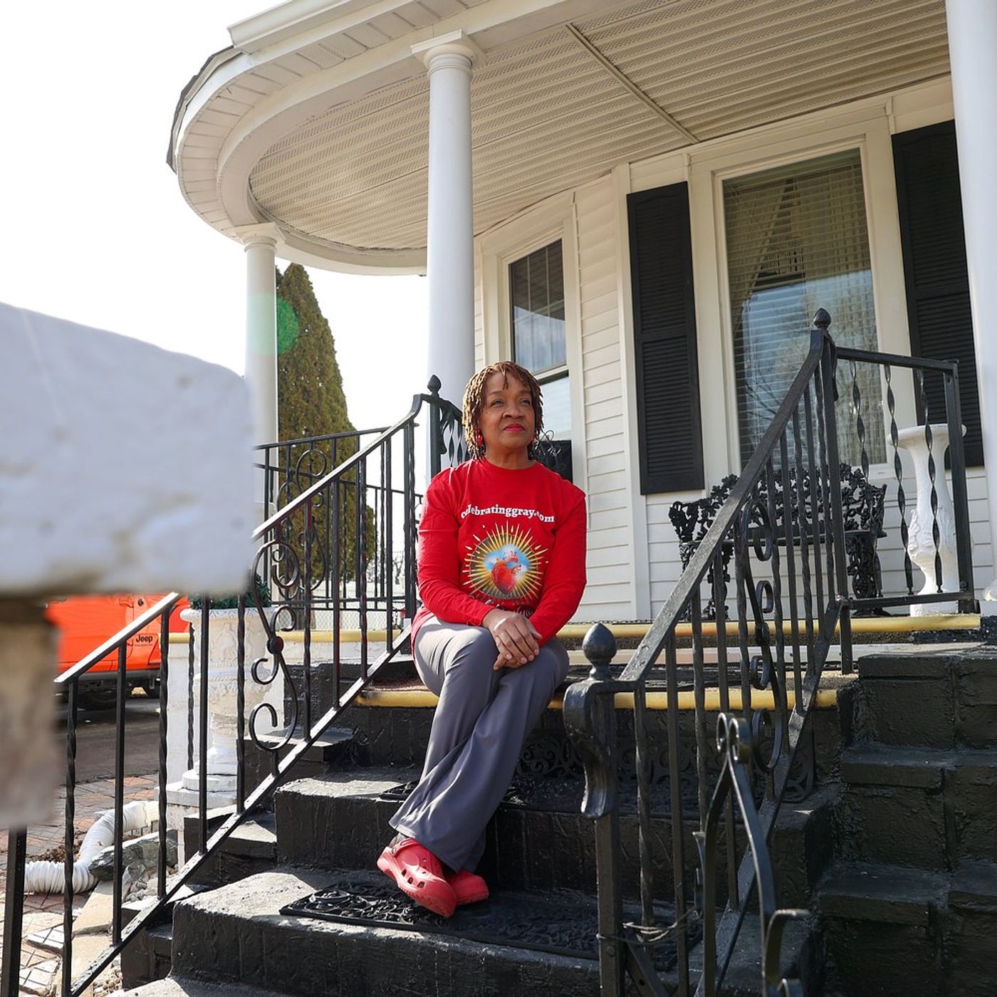 Kankakee native returns to share mom’s story, repay neighbor’s kindness episode artwork
