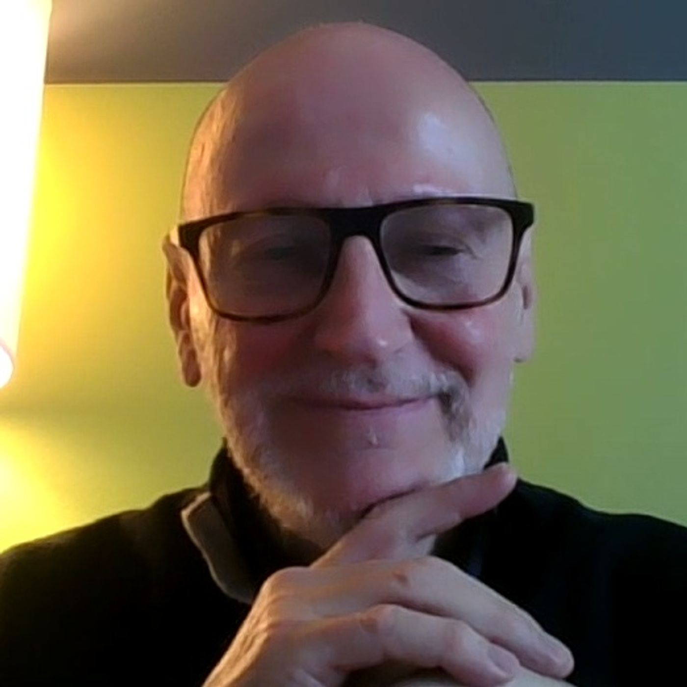 Ernestina dalla fine del mondo - Intervista a Bernardo Molinas Angelini episode artwork