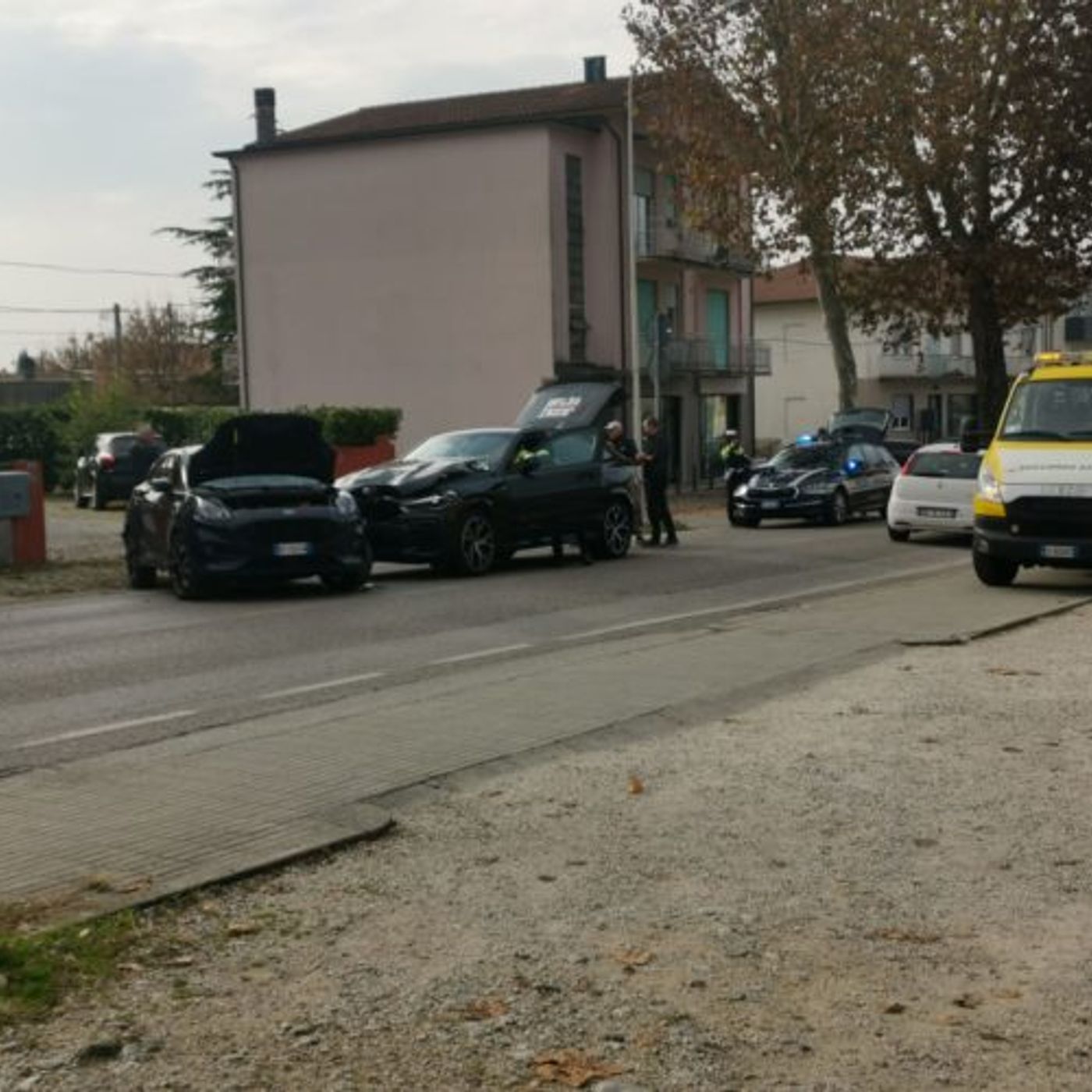Scontro tra due auto nei pressi dell’incrocio del Cavallino: ricoverata una 69enne Scontro tra due auto nei pressi dell’incrocio del Cavallino: ricoverata una 69enne