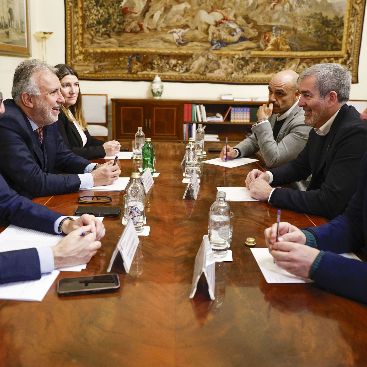 Noticias La Trinchera. El Gobierno excluye a Cataluña y País Vasco del reparto de inmigrantes