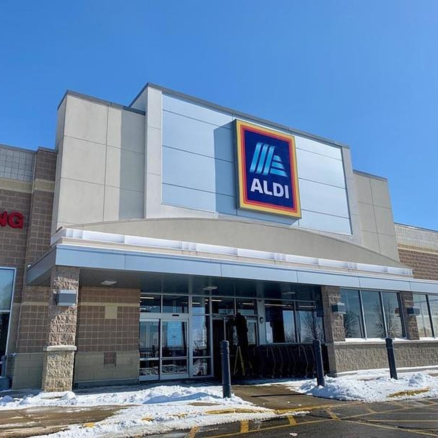 McHenry shopping center with Aldi, Kohl’s sells for $13.7M episode artwork