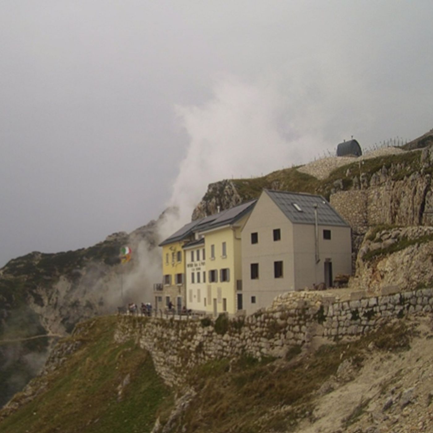 Emergenza acqua a Rifugio Papa: stop a pranzi e pernottamenti episode artwork